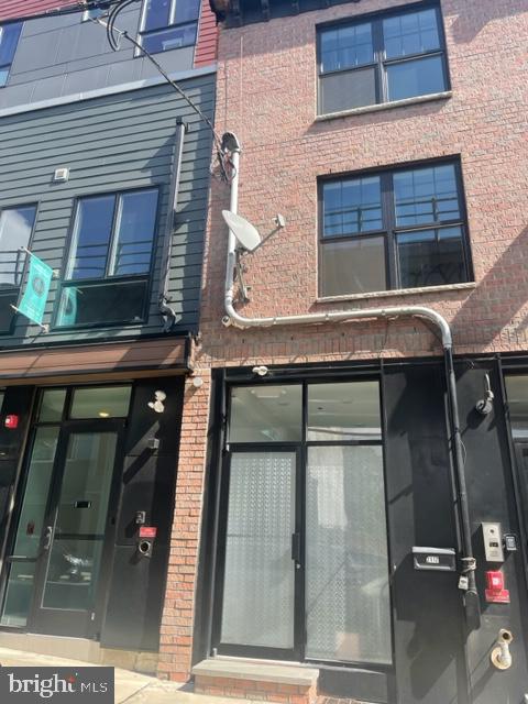 NORRIS SQUARE - Commercial Lease