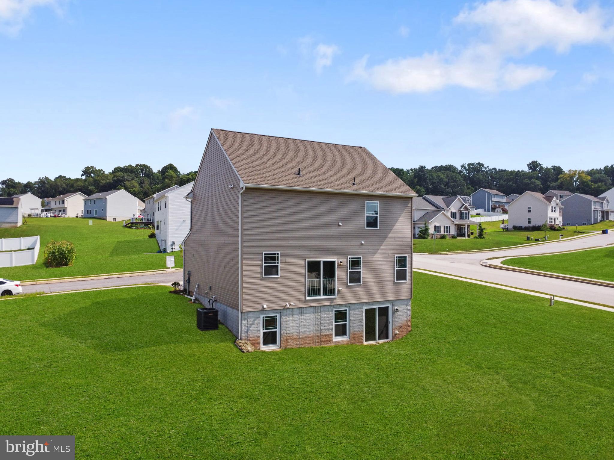 LEXINGTON ESTATES - Residential