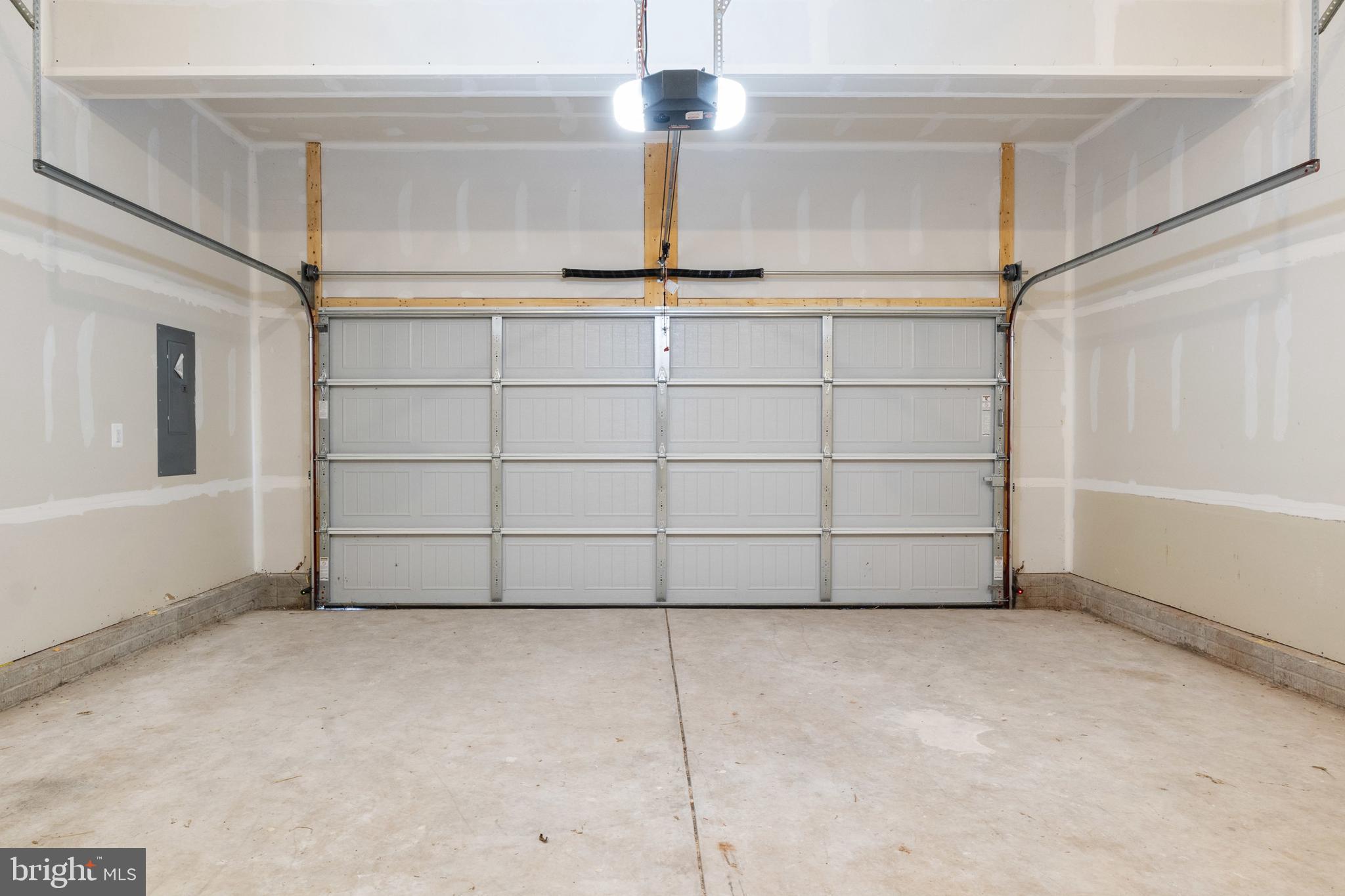 LEXINGTON ESTATES - Residential