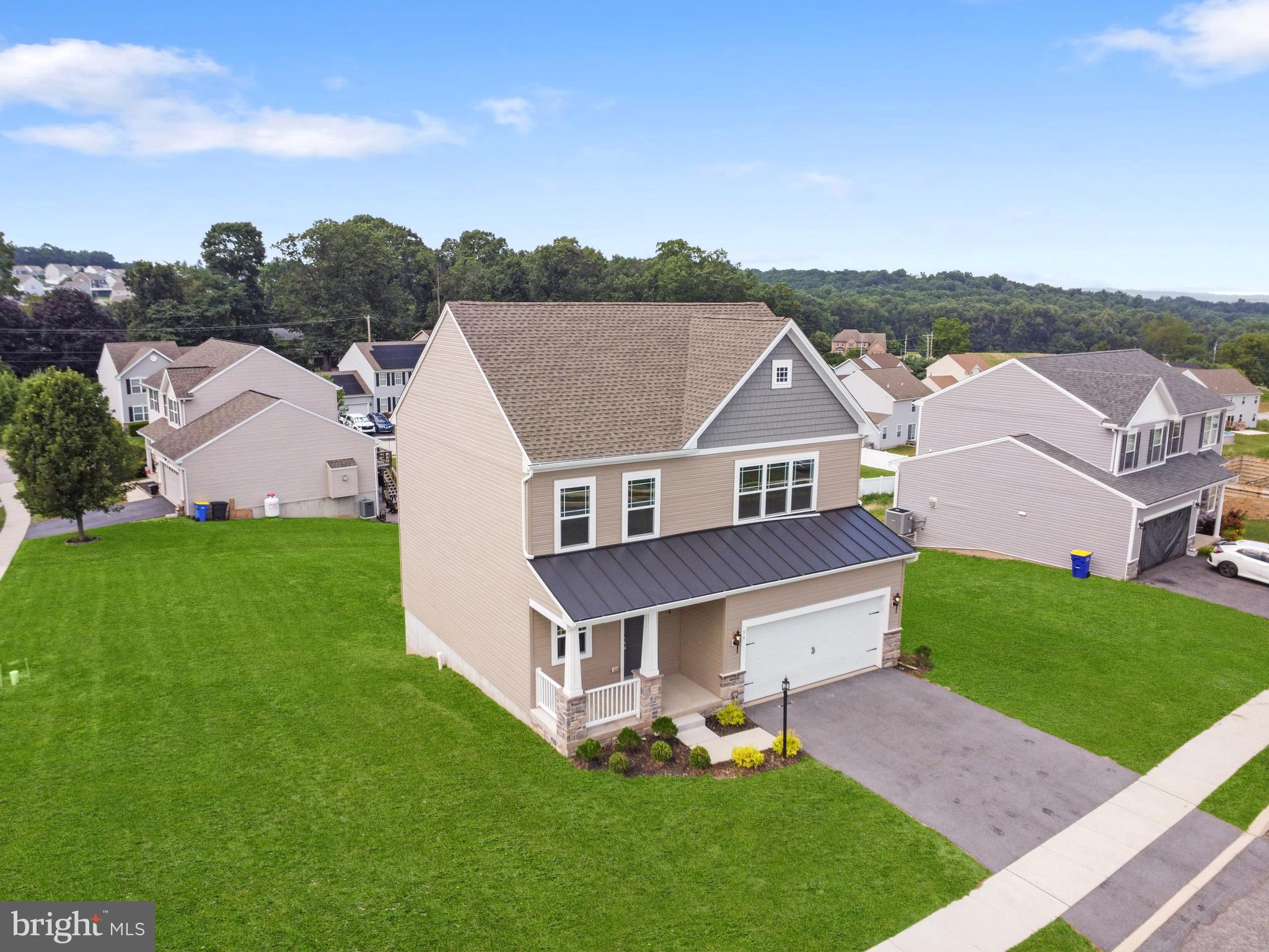 LEXINGTON ESTATES - Residential