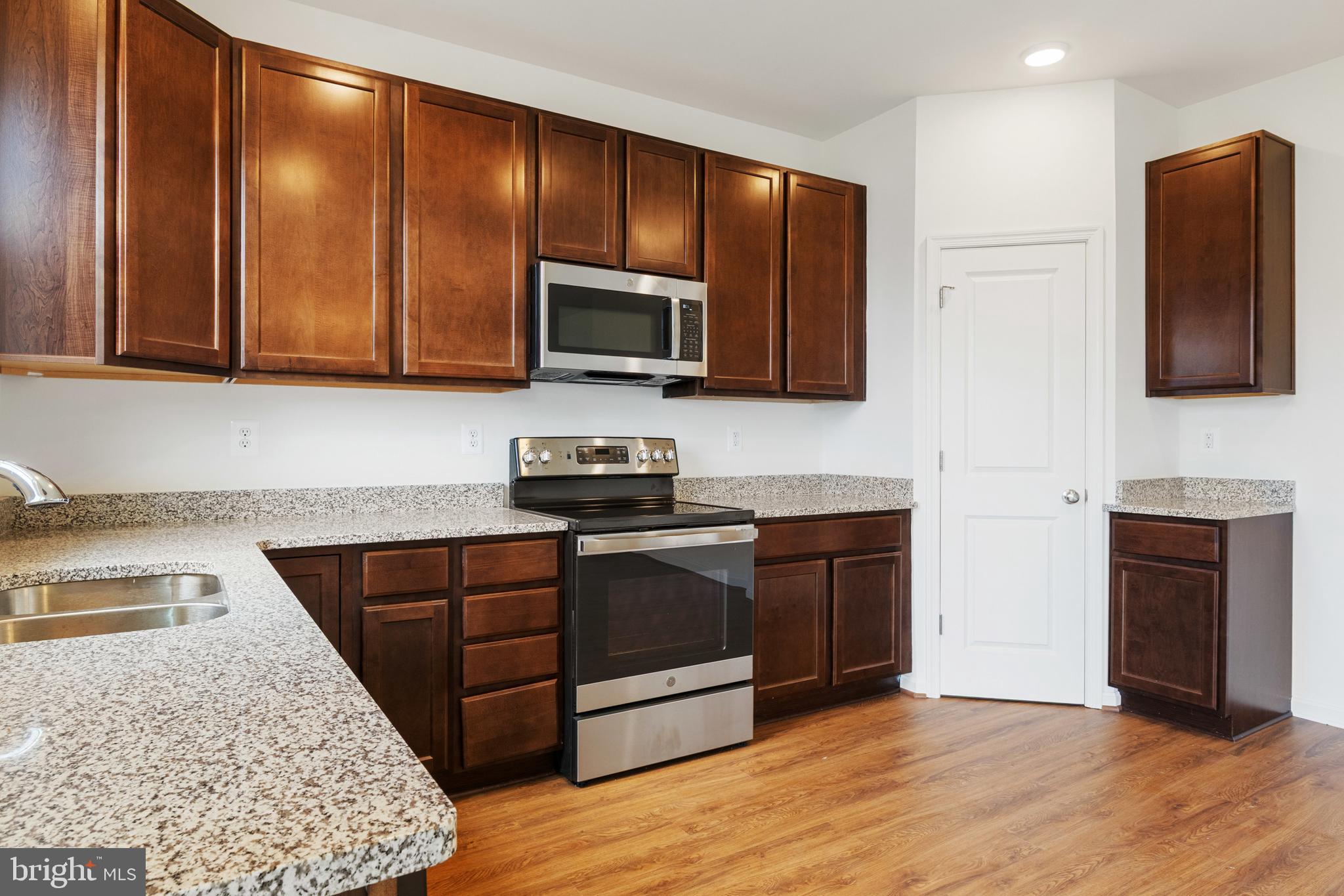 LEXINGTON ESTATES - Residential