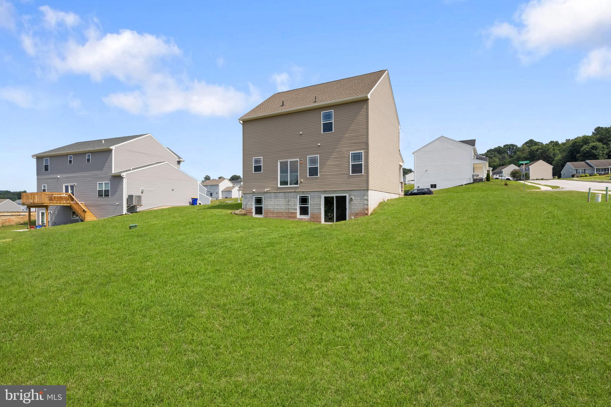 LEXINGTON ESTATES - Residential