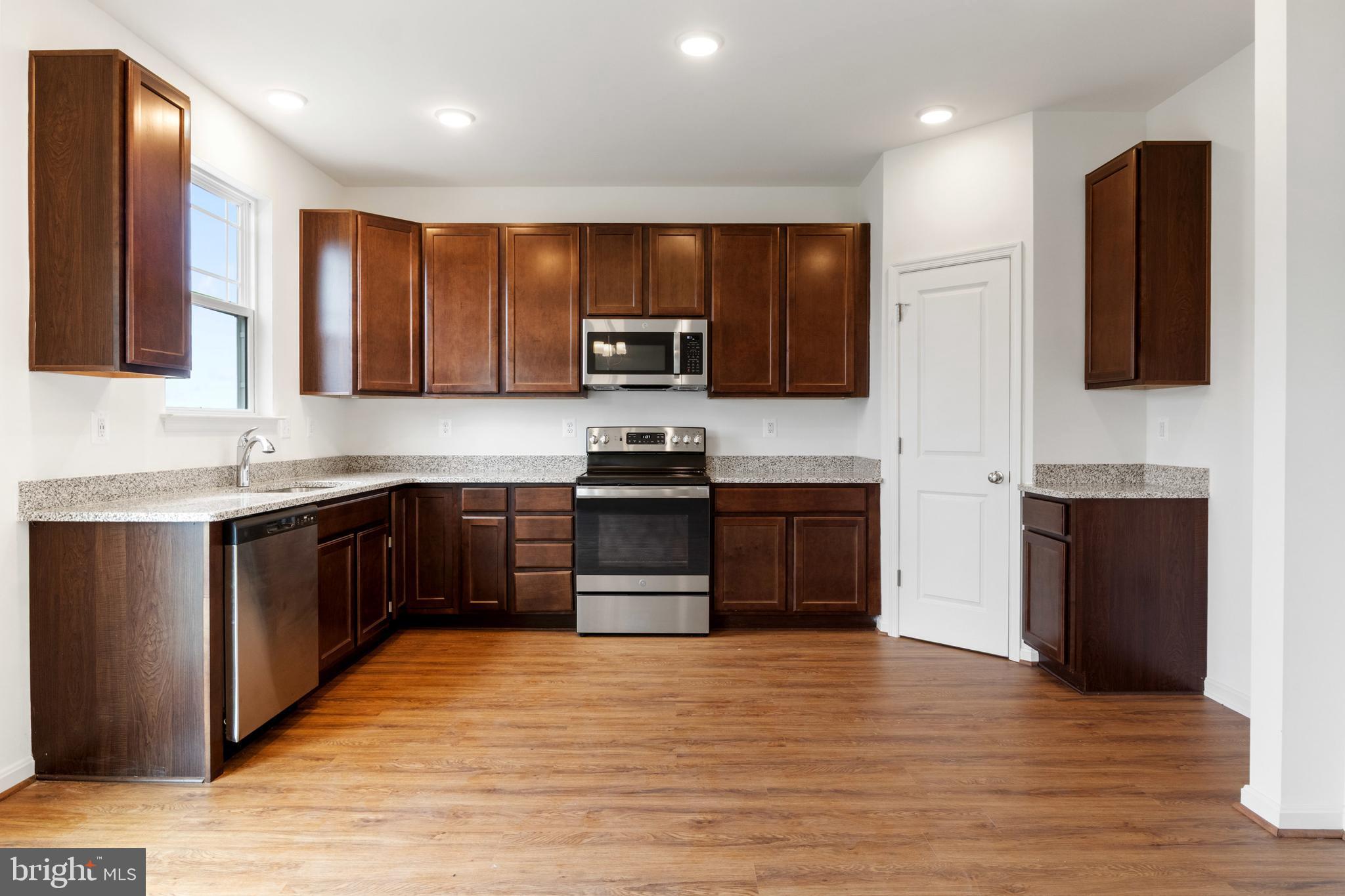 LEXINGTON ESTATES - Residential