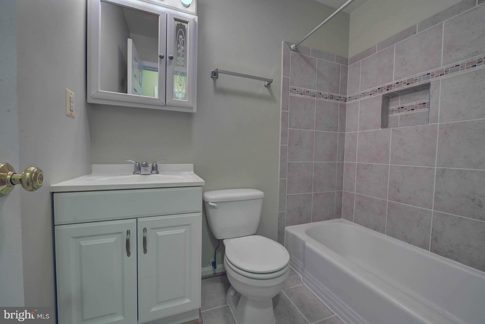 FAIRFAX WOODS - Residential