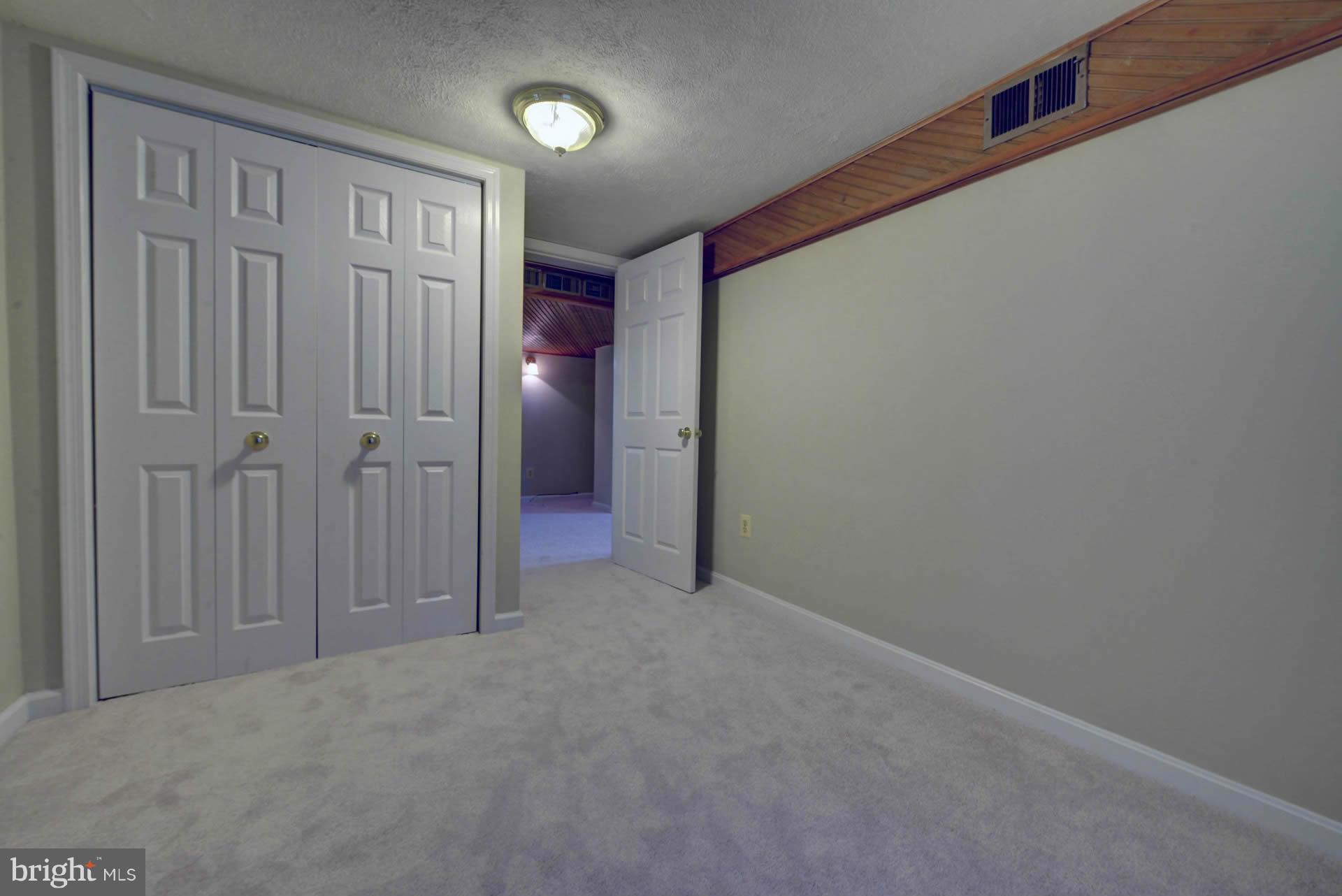 FAIRFAX WOODS - Residential