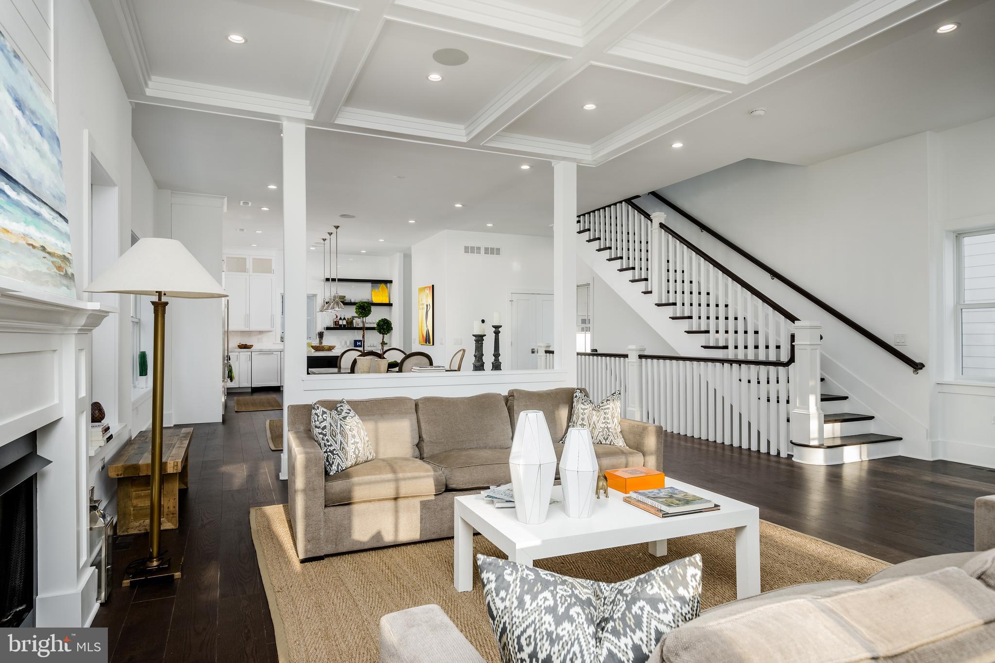 CHESTNUT HILL - Residential