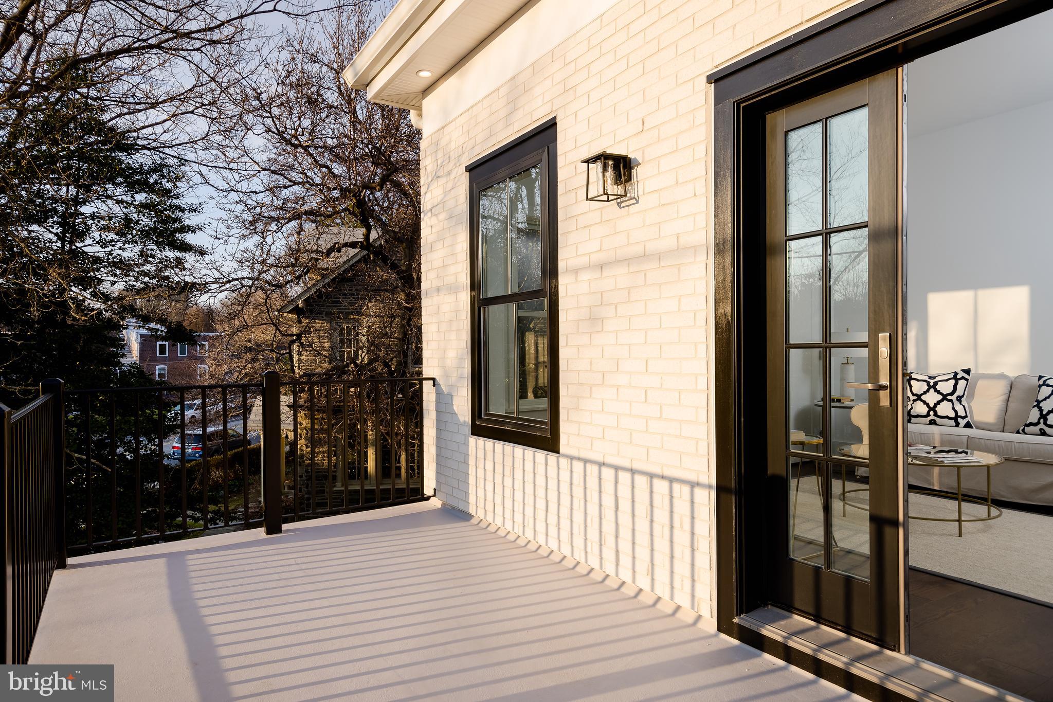 CHESTNUT HILL - Residential