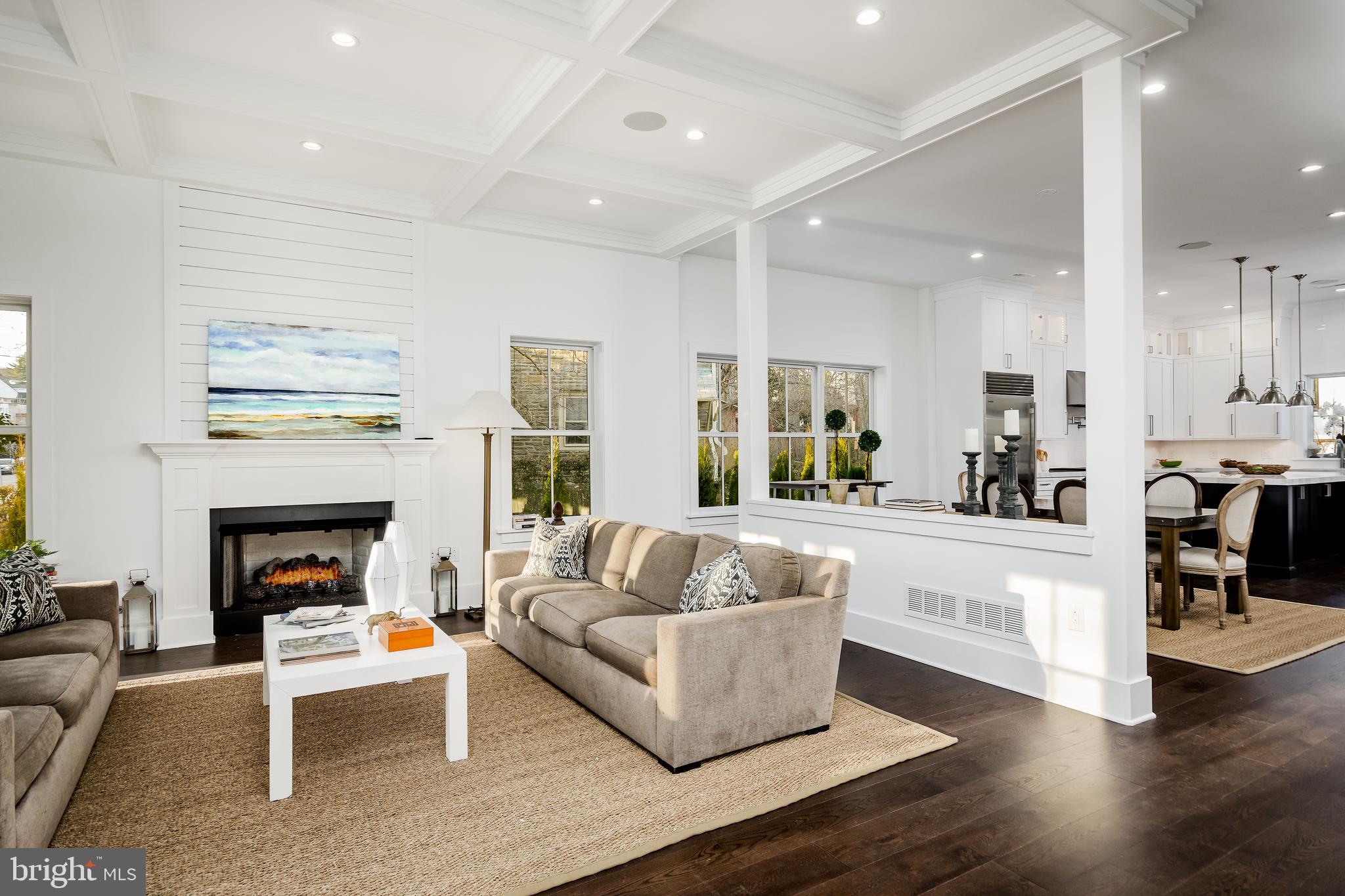 CHESTNUT HILL - Residential