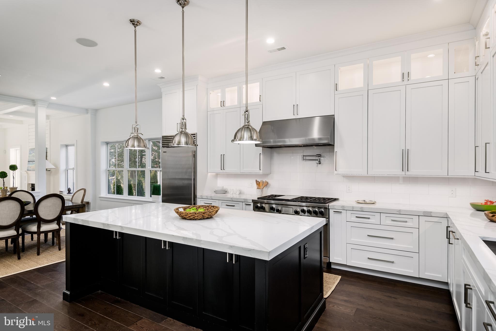 CHESTNUT HILL - Residential