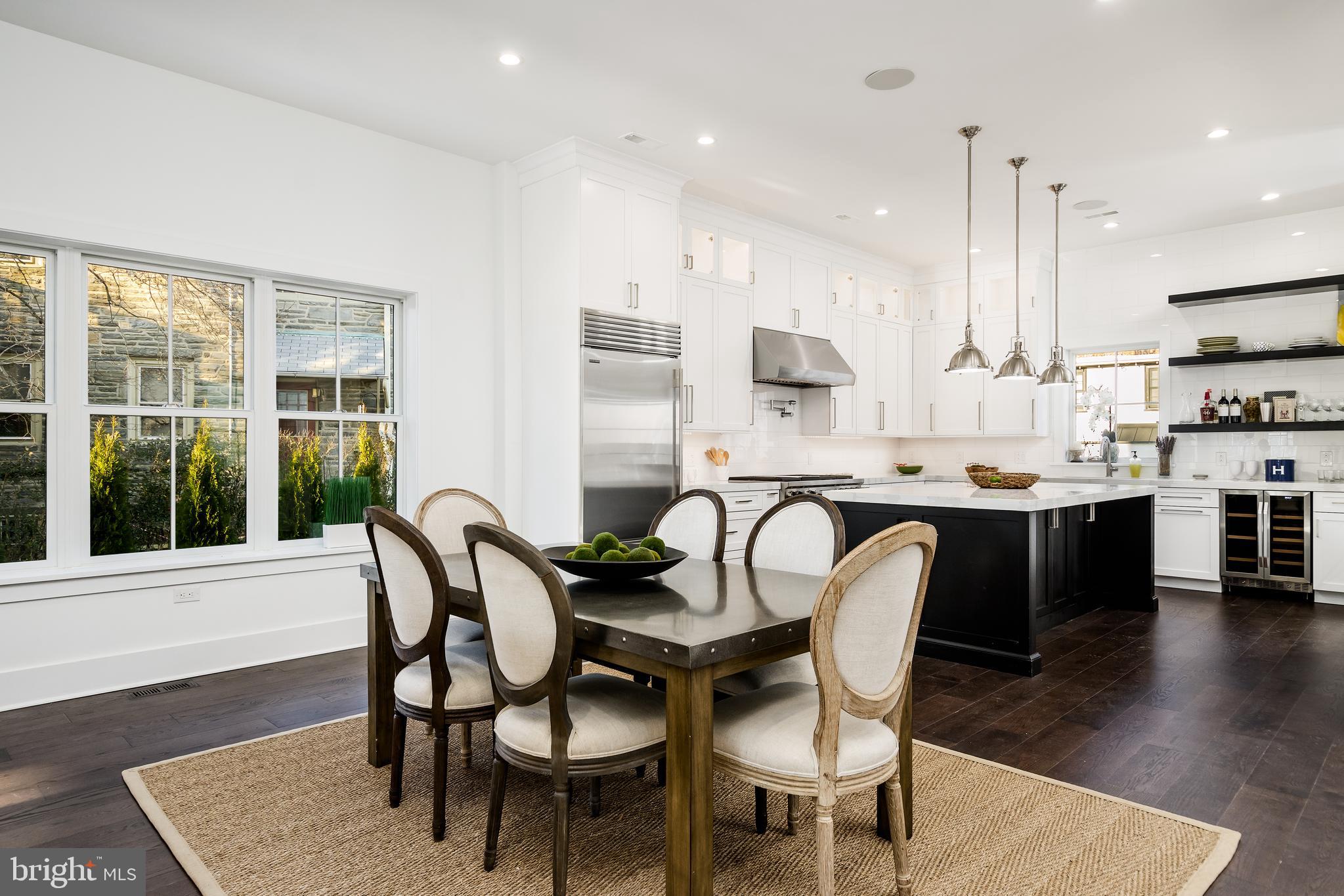 CHESTNUT HILL - Residential