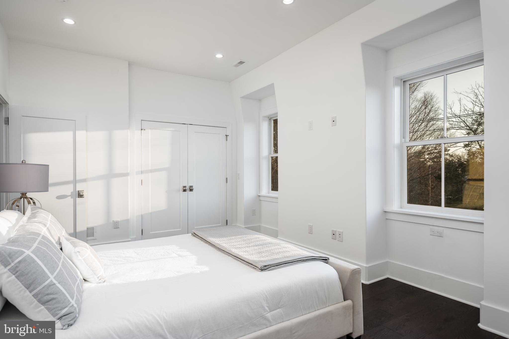 CHESTNUT HILL - Residential