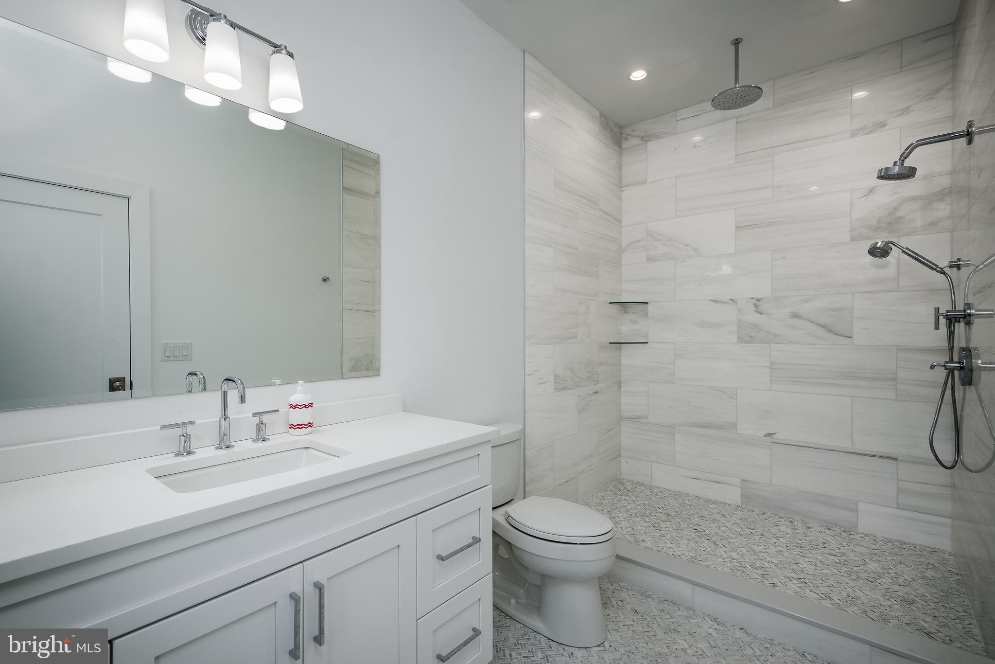 CHESTNUT HILL - Residential