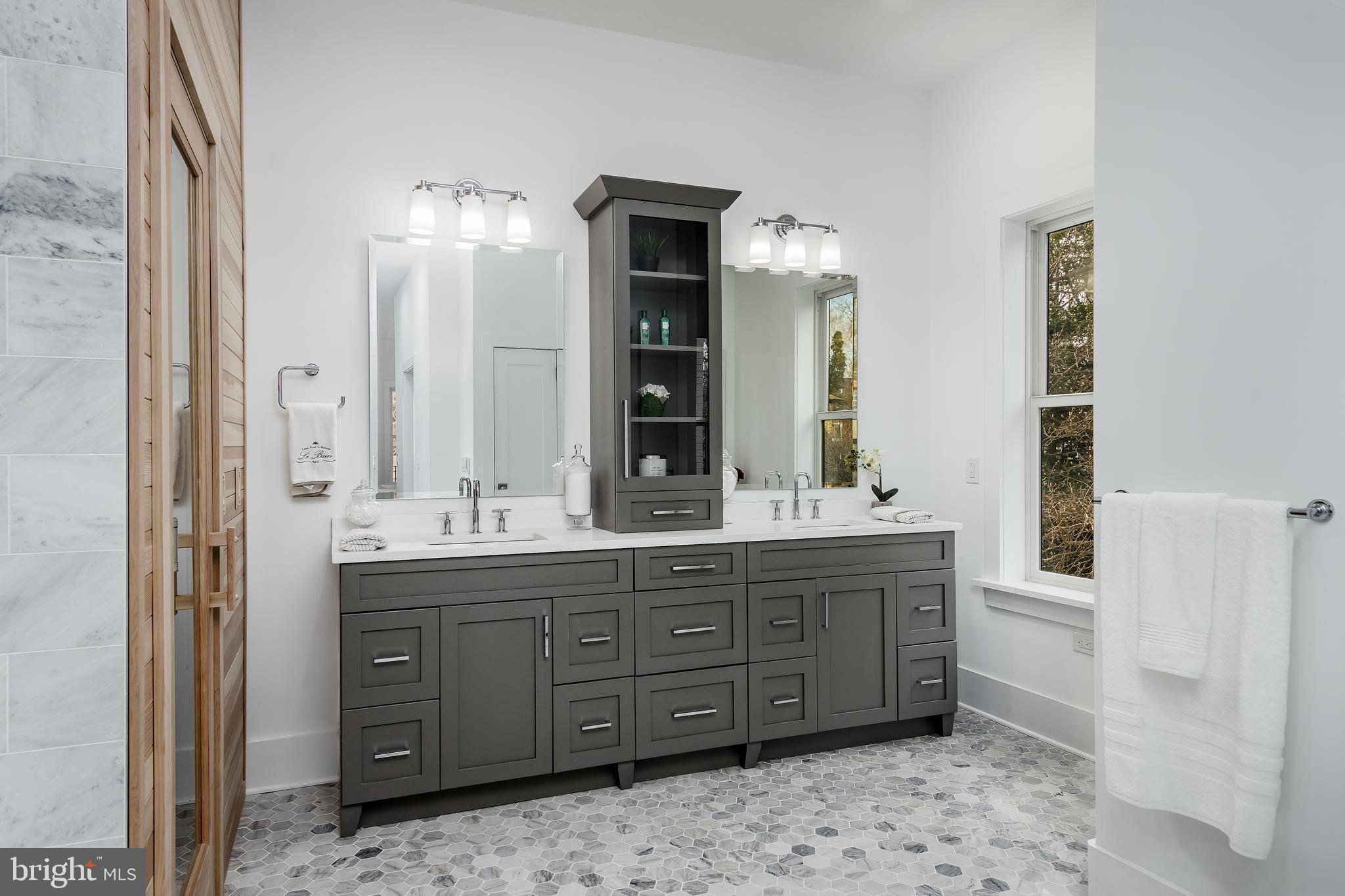 CHESTNUT HILL - Residential