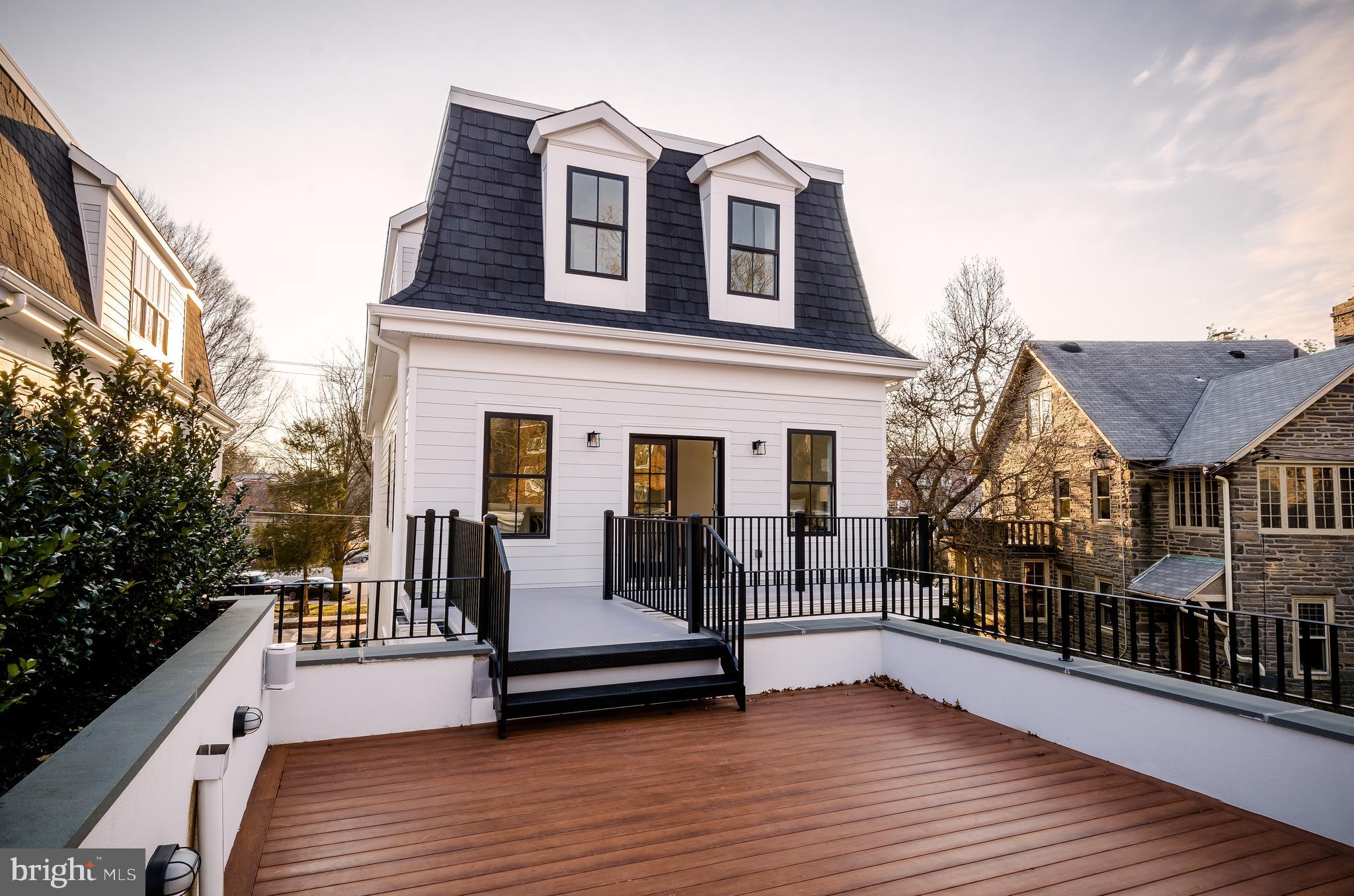 CHESTNUT HILL - Residential