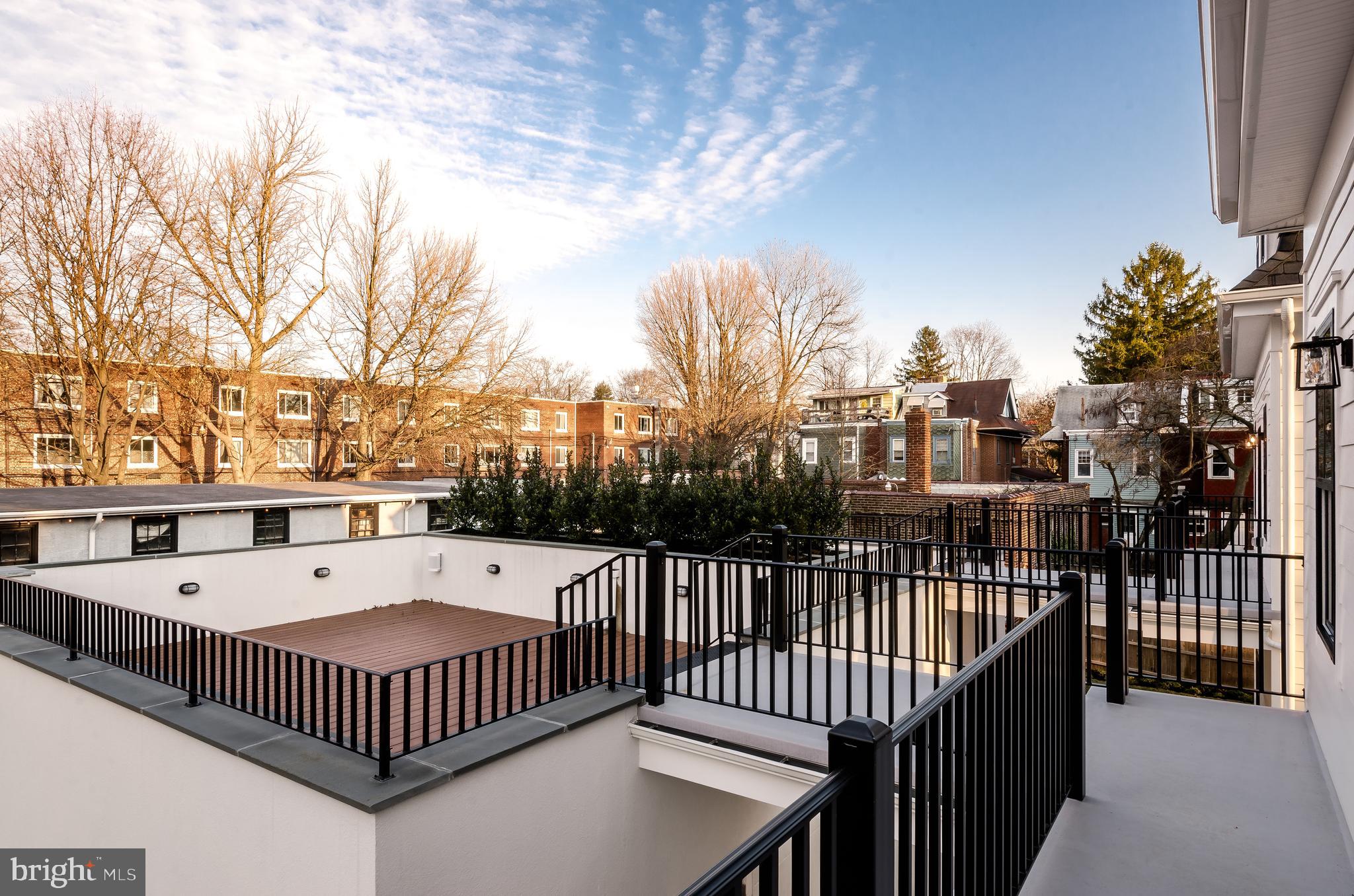 CHESTNUT HILL - Residential