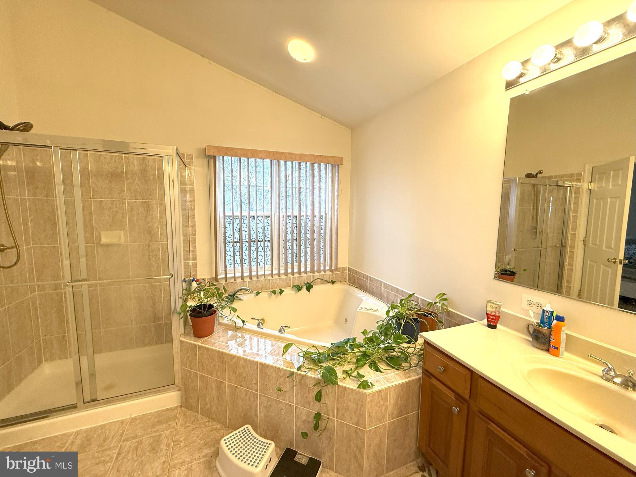 KINGS CROSSING - Residential Lease