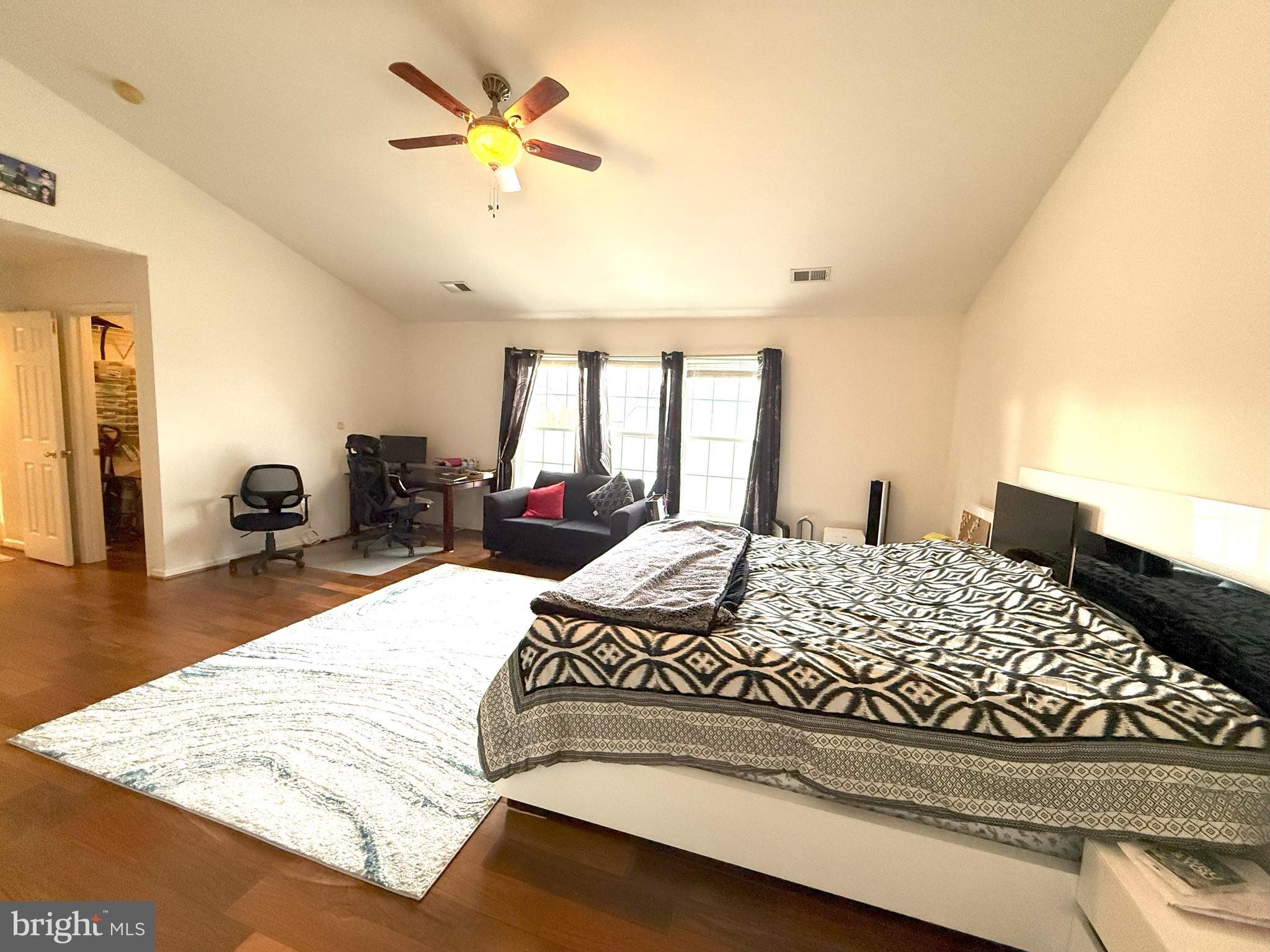 KINGS CROSSING - Residential Lease