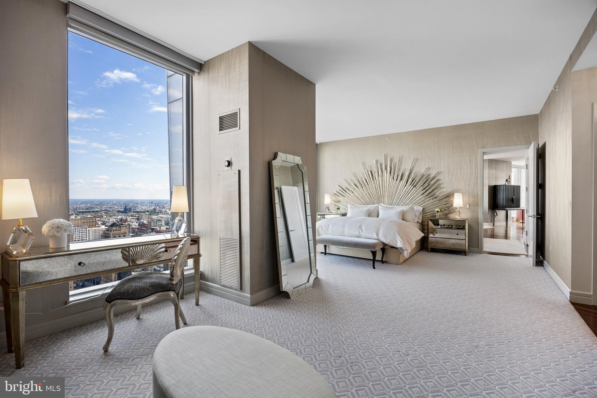 PENN SQUARE - Residential