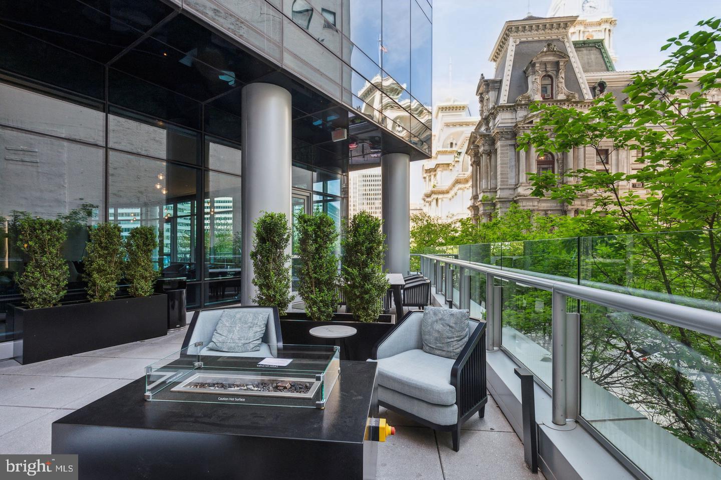 PENN SQUARE - Residential