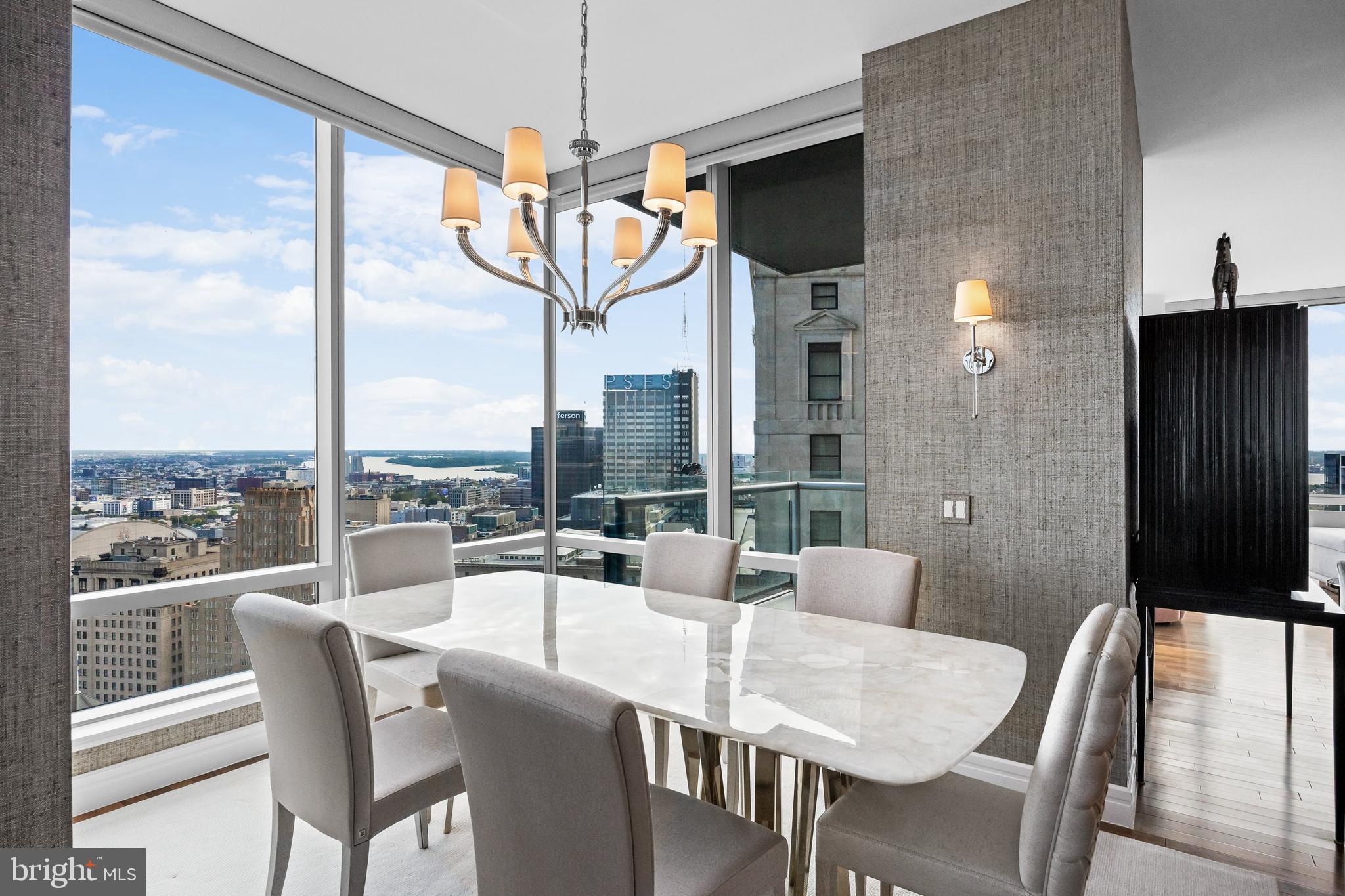 PENN SQUARE - Residential