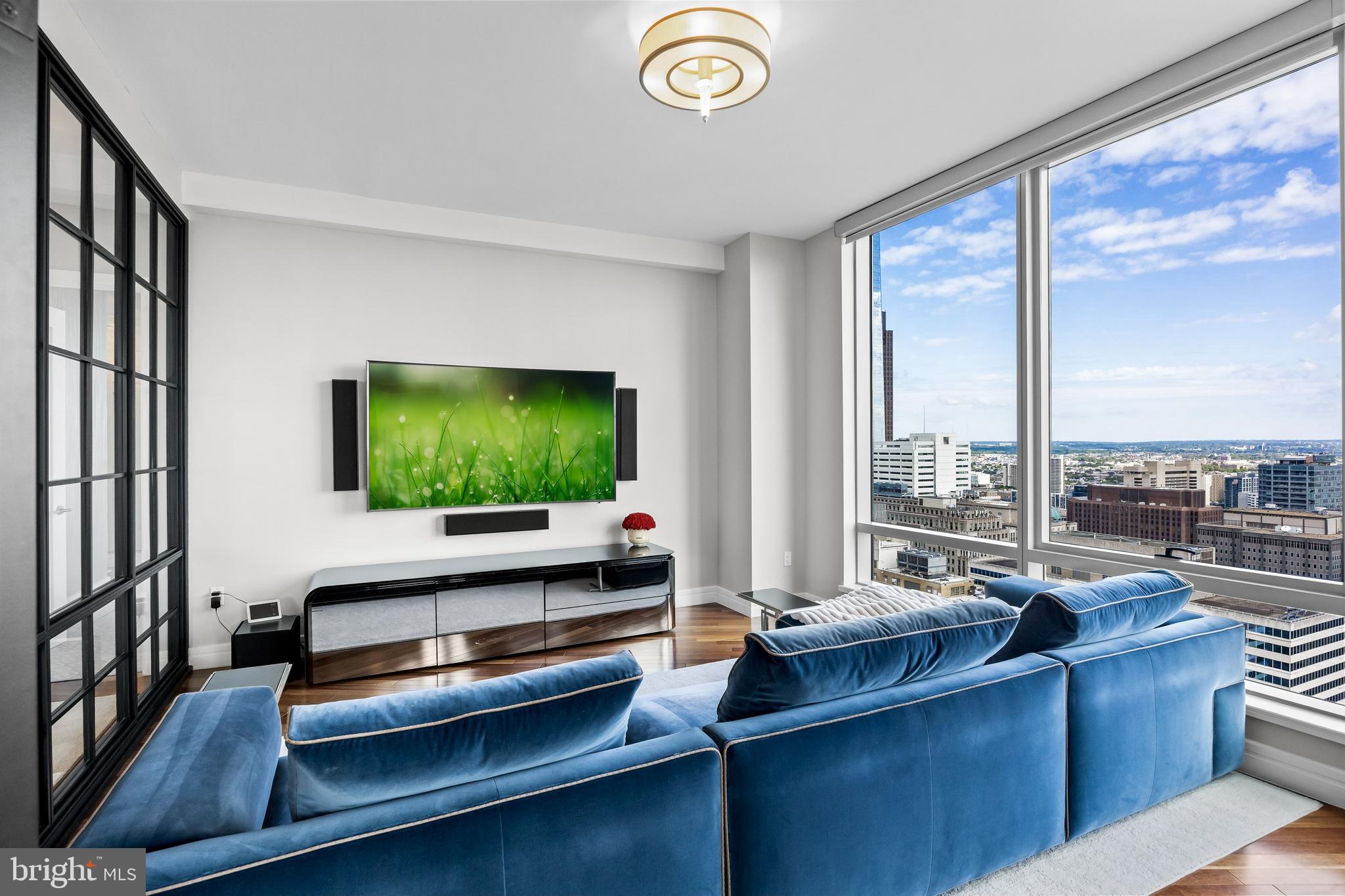 PENN SQUARE - Residential