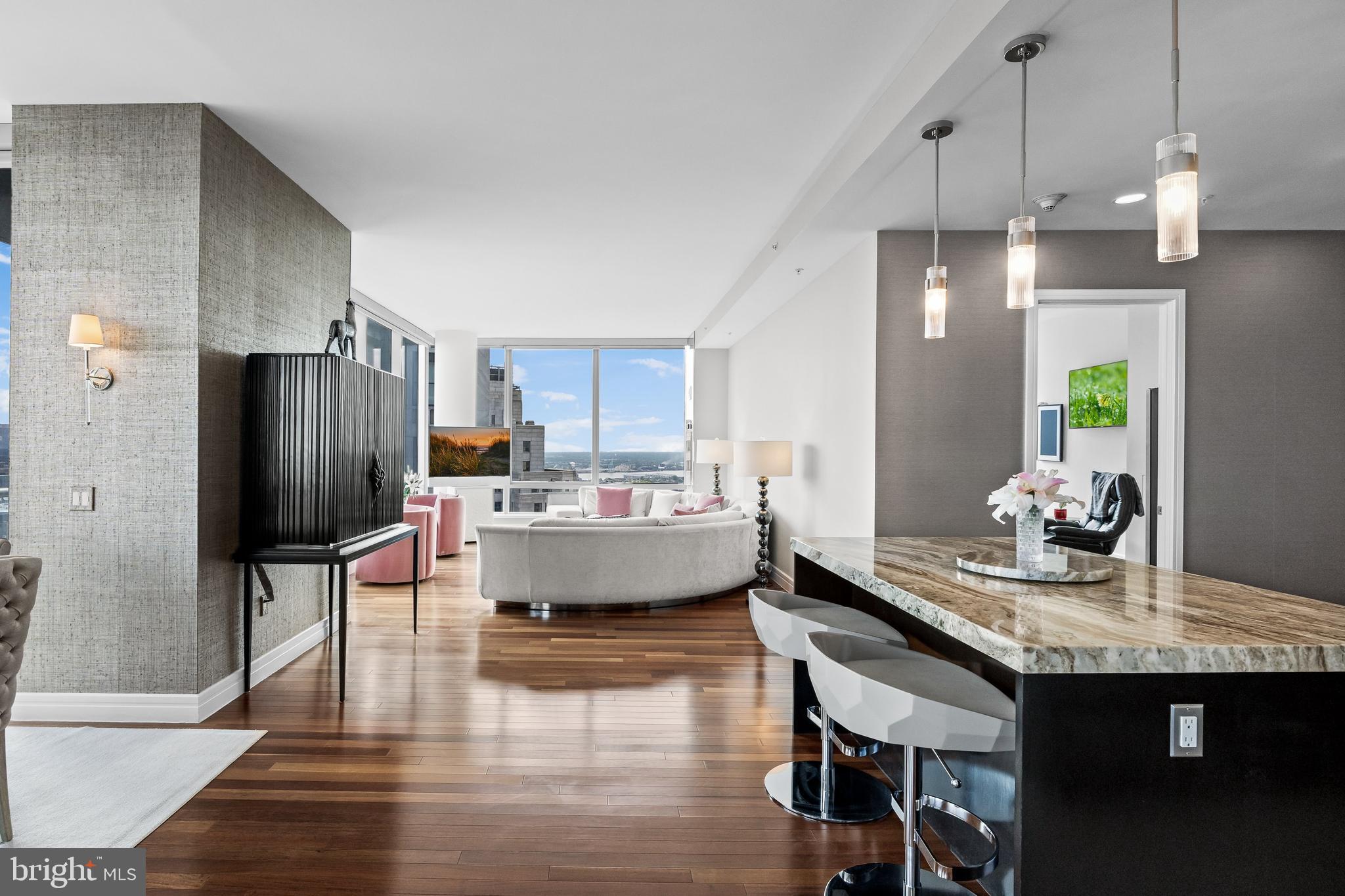 PENN SQUARE - Residential