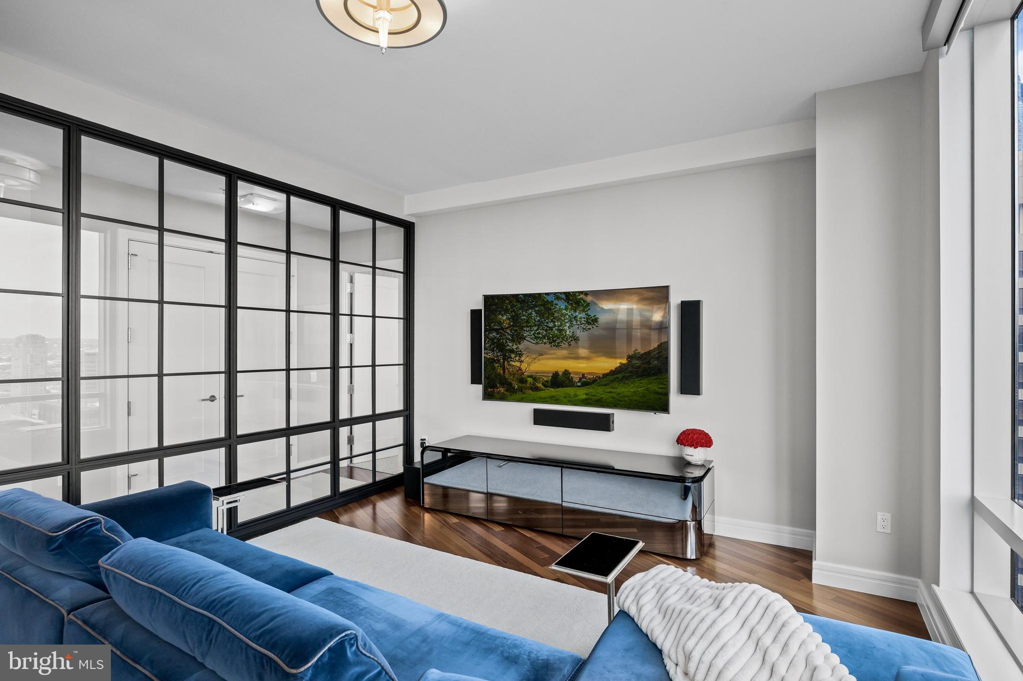 PENN SQUARE - Residential