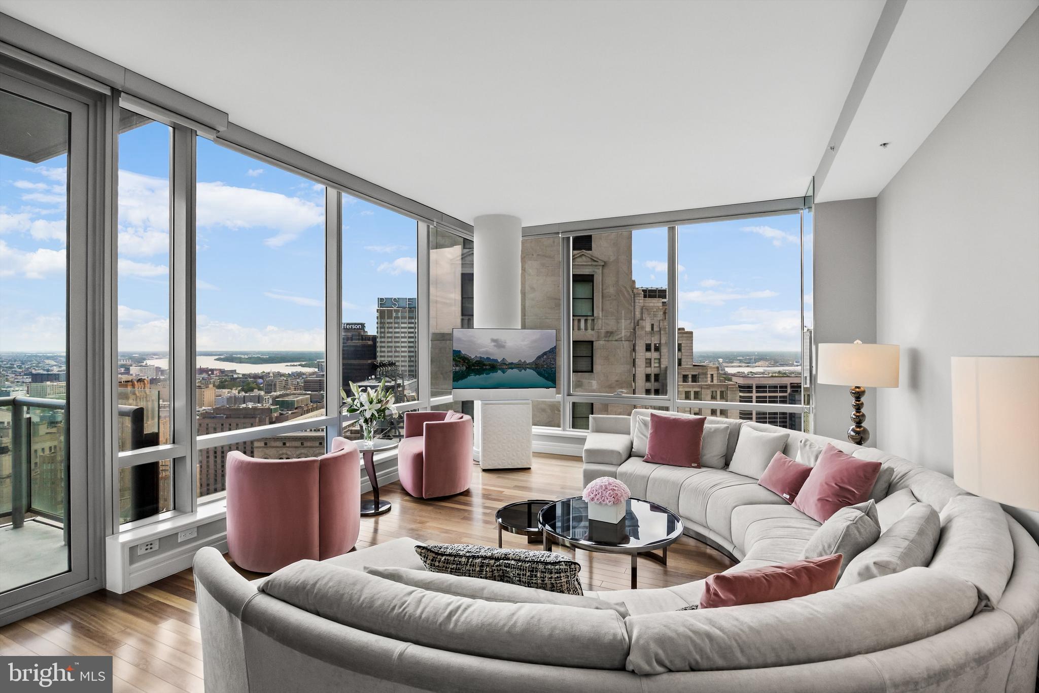 PENN SQUARE - Residential