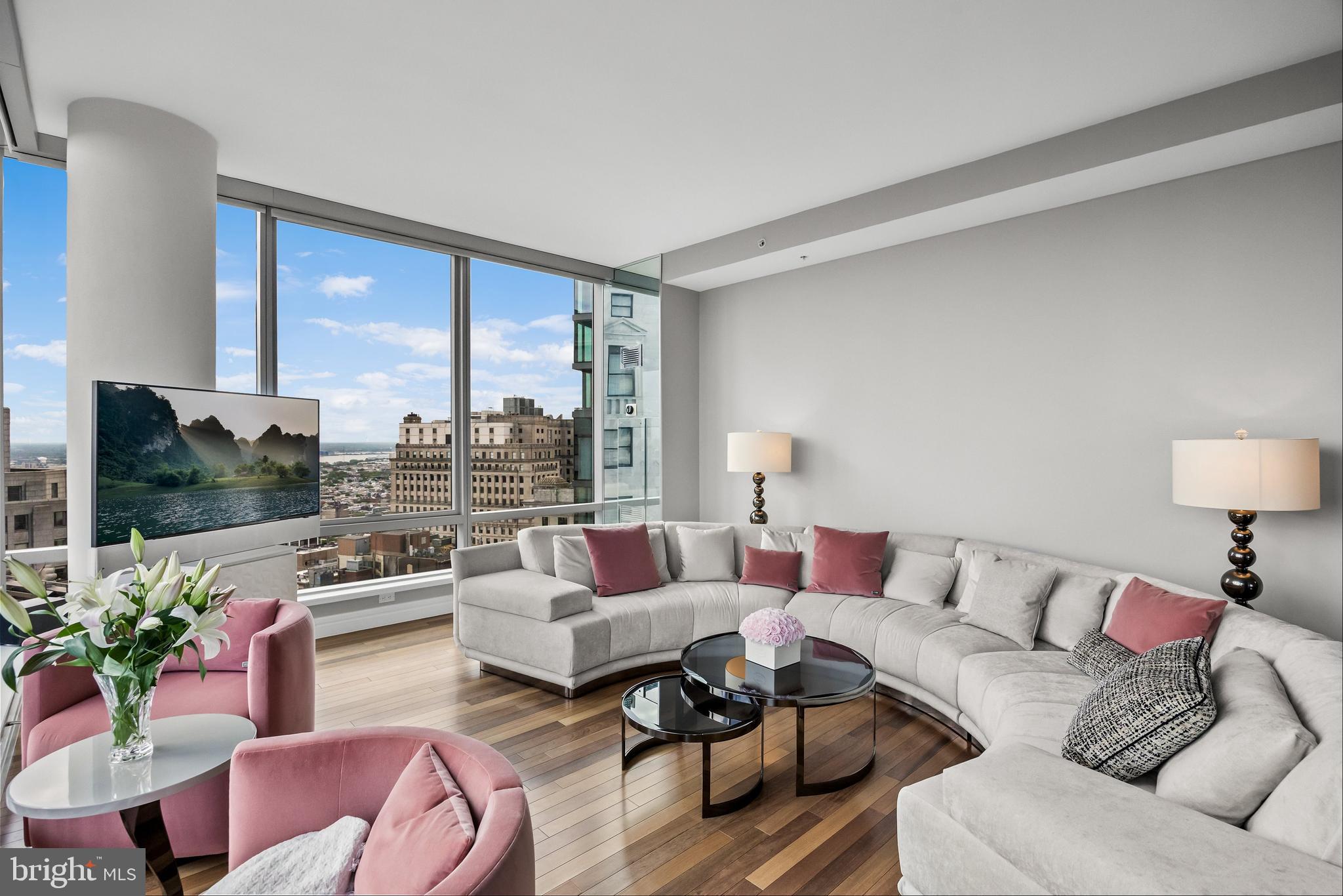 PENN SQUARE - Residential