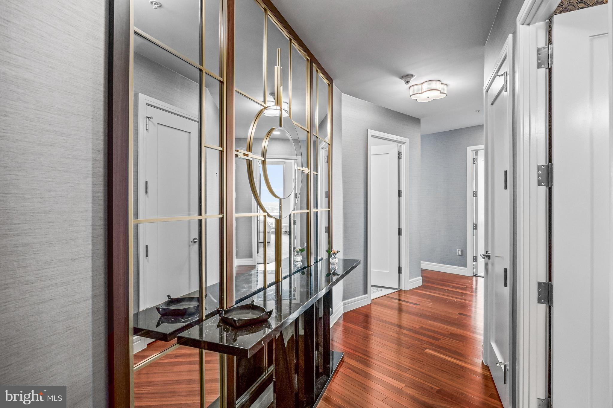 PENN SQUARE - Residential