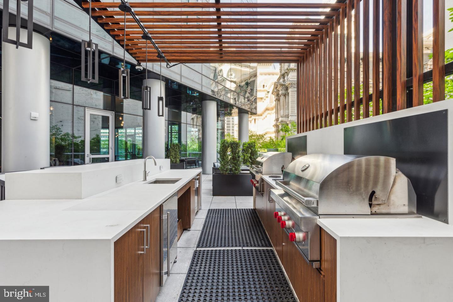 PENN SQUARE - Residential