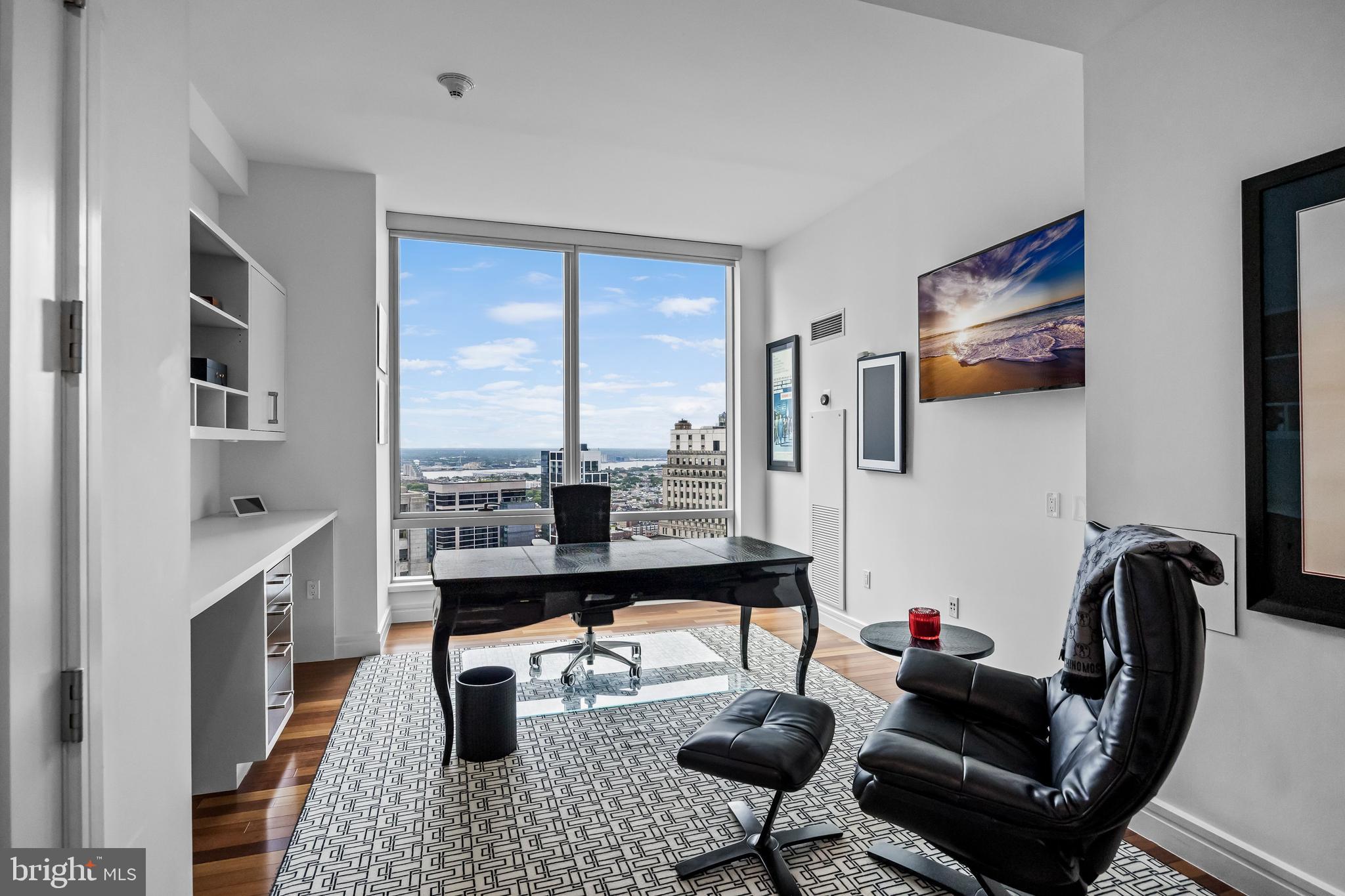 PENN SQUARE - Residential