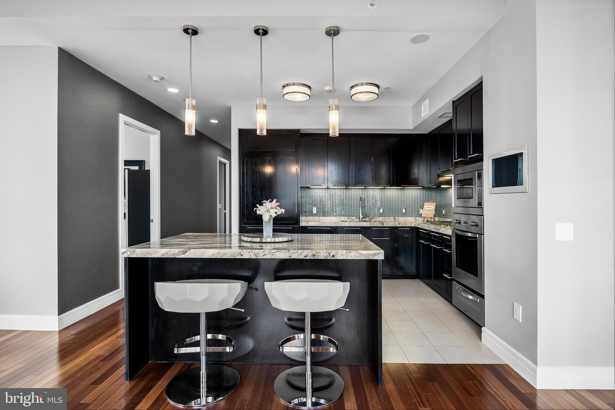 PENN SQUARE - Residential