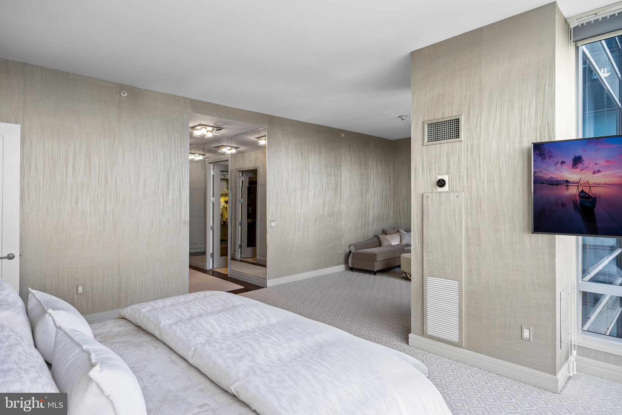 PENN SQUARE - Residential