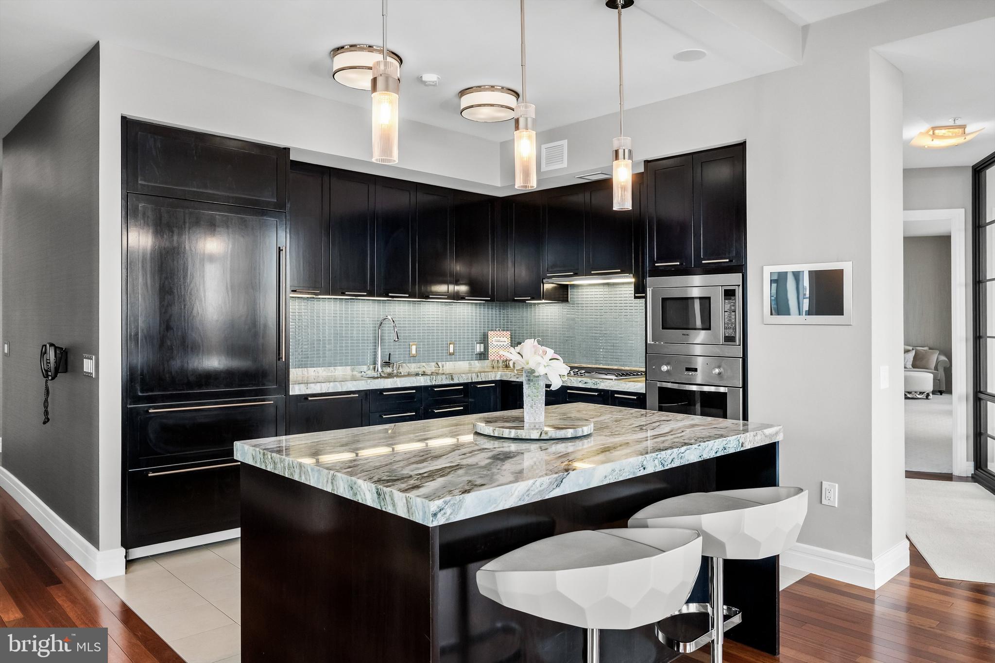 PENN SQUARE - Residential