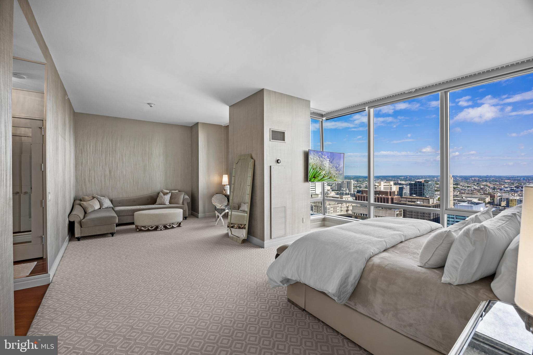 PENN SQUARE - Residential