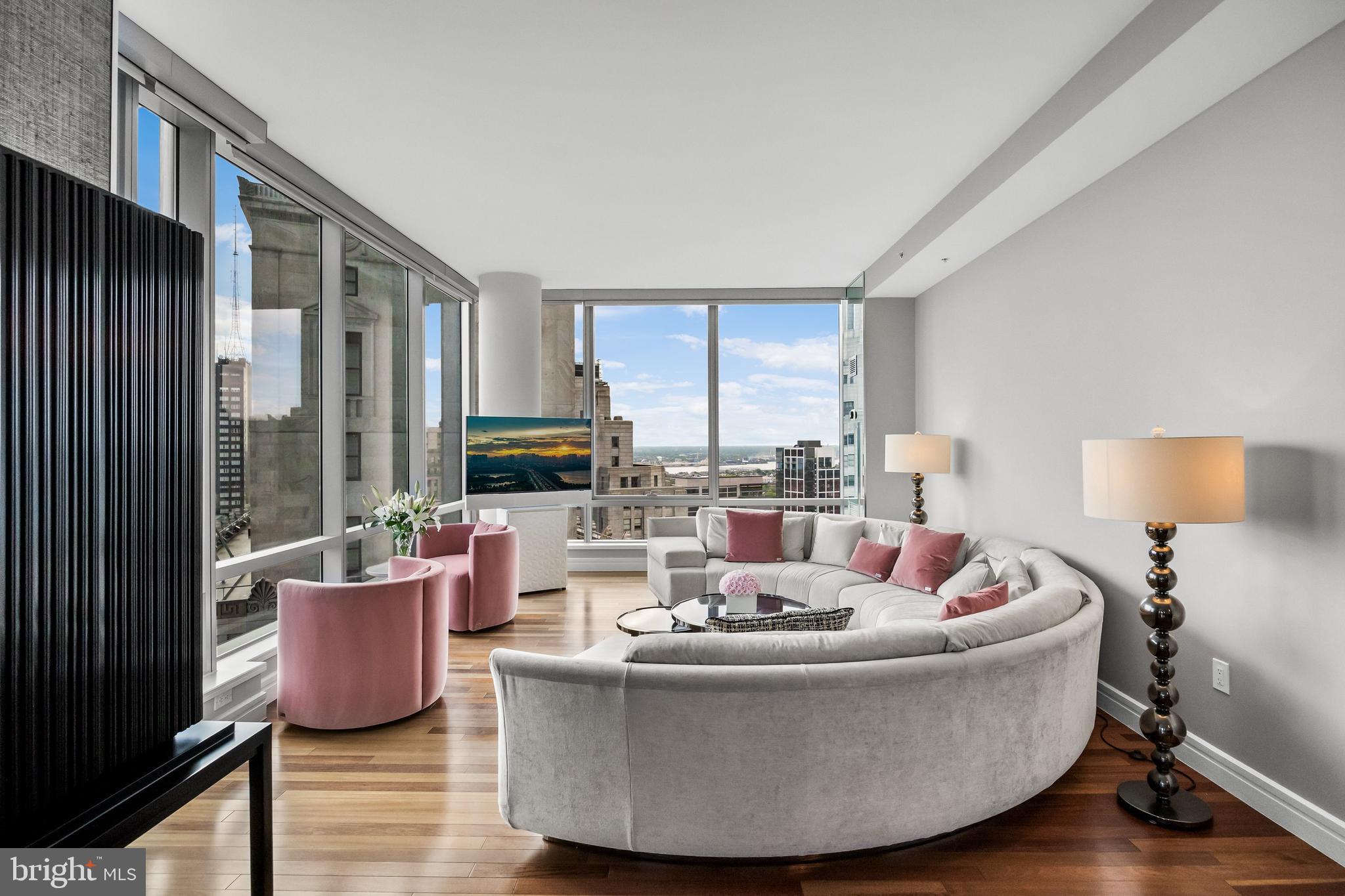 PENN SQUARE - Residential