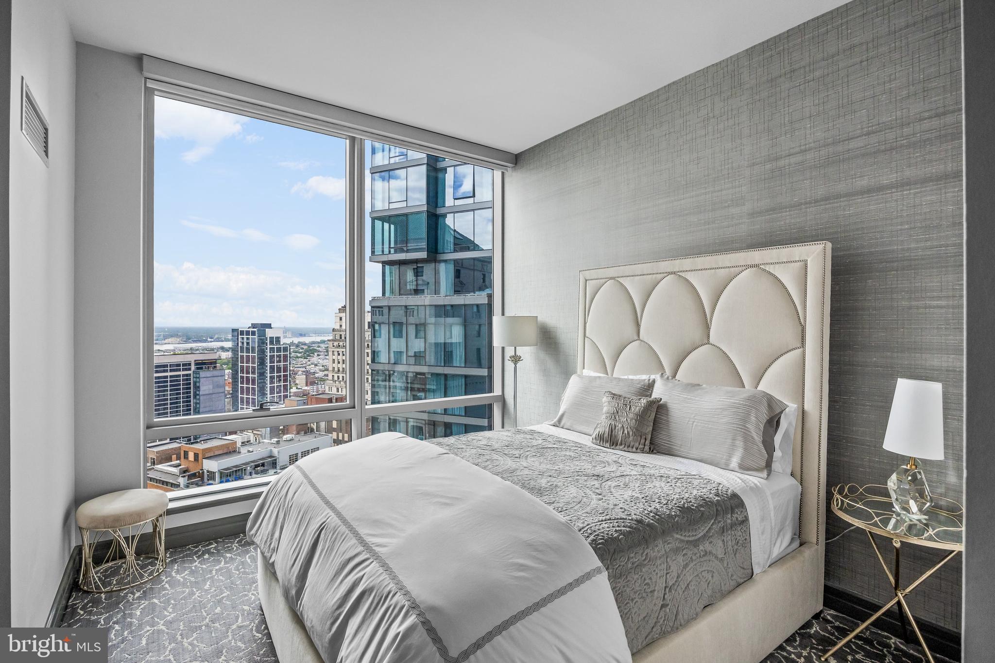 PENN SQUARE - Residential