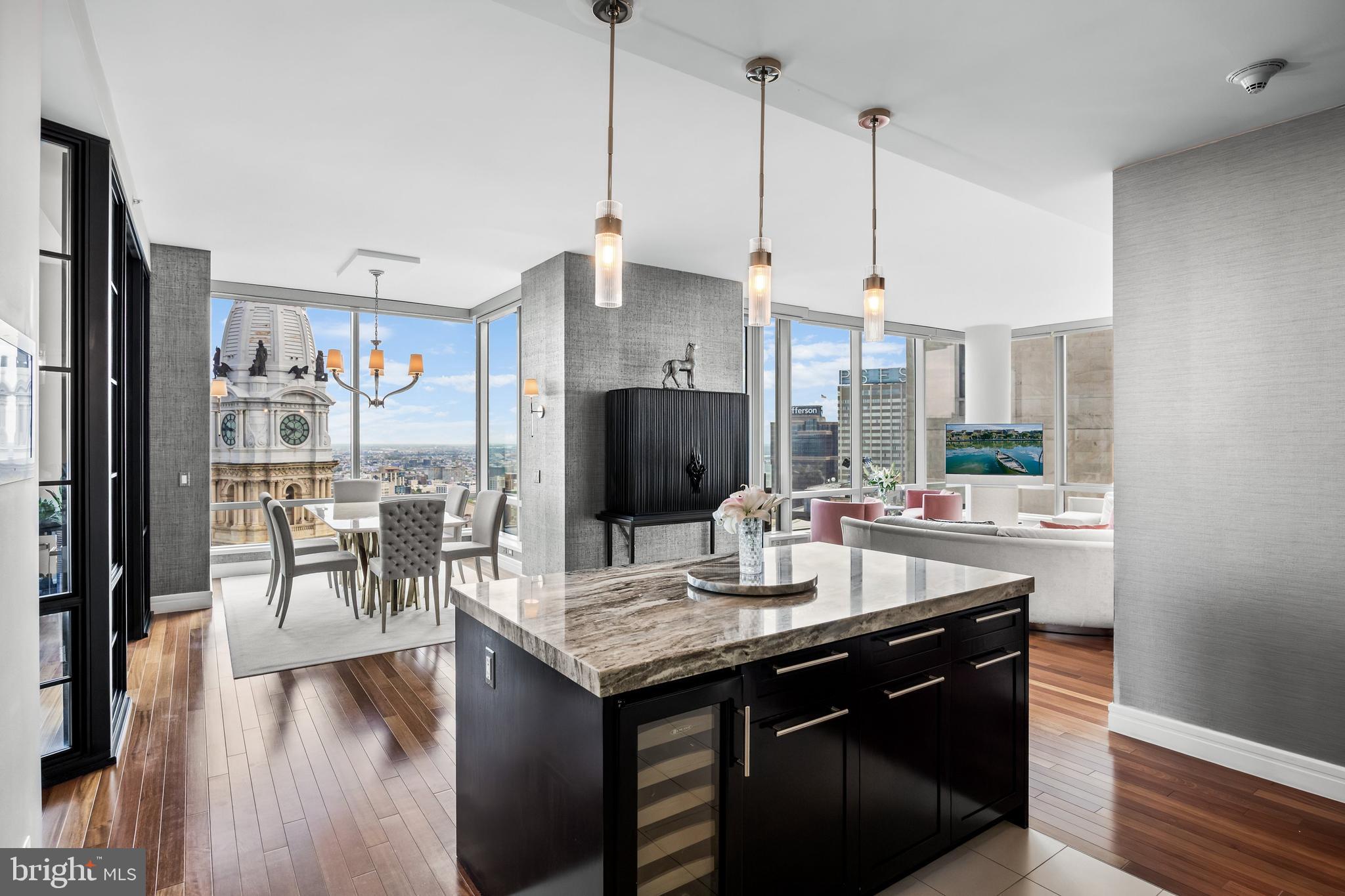 PENN SQUARE - Residential