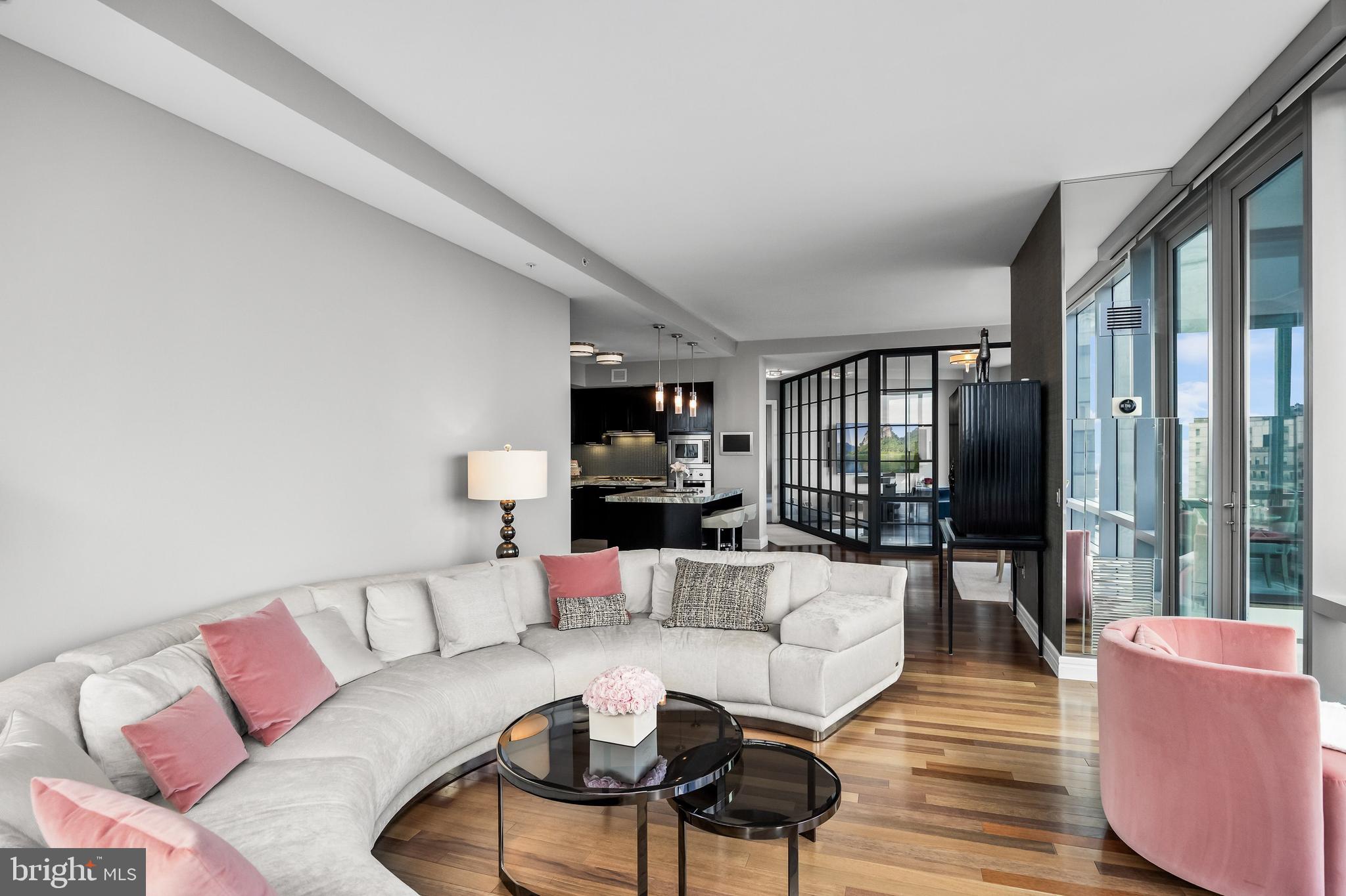 PENN SQUARE - Residential