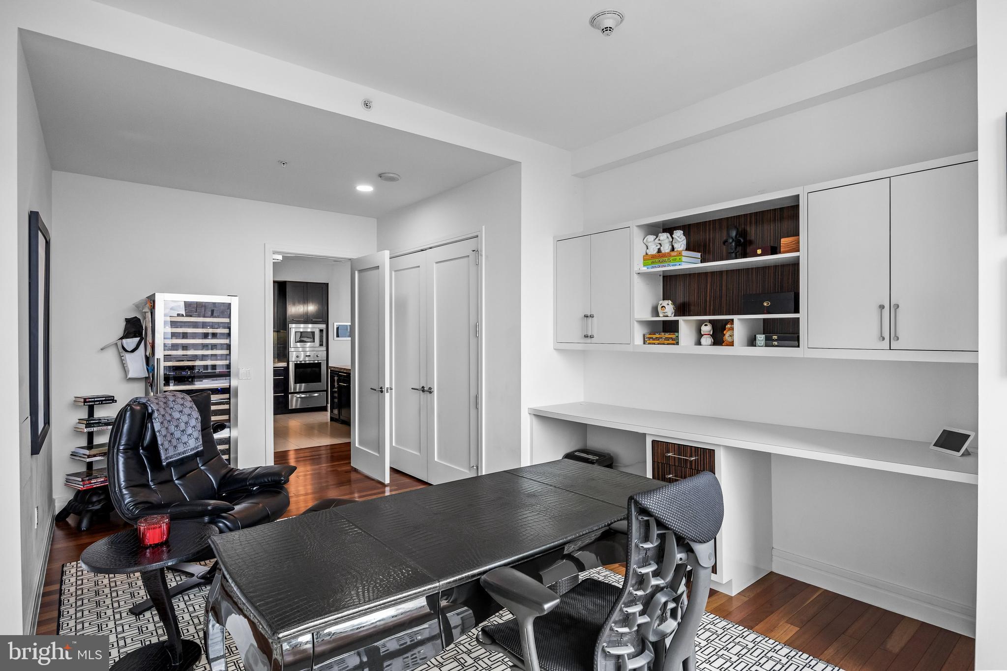 PENN SQUARE - Residential