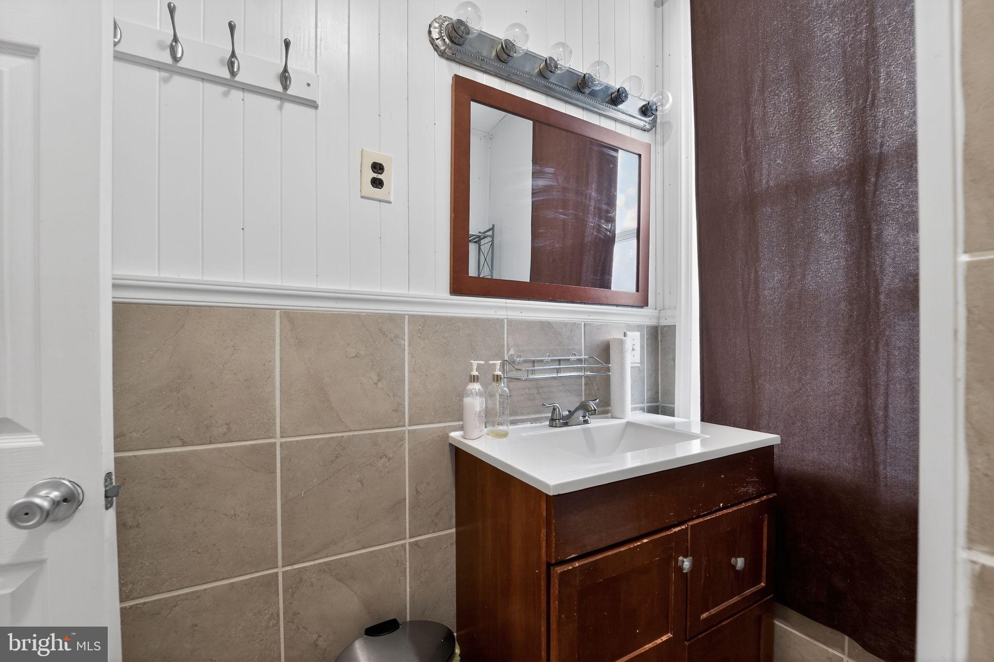 BELAIR-EDISON - Residential Lease