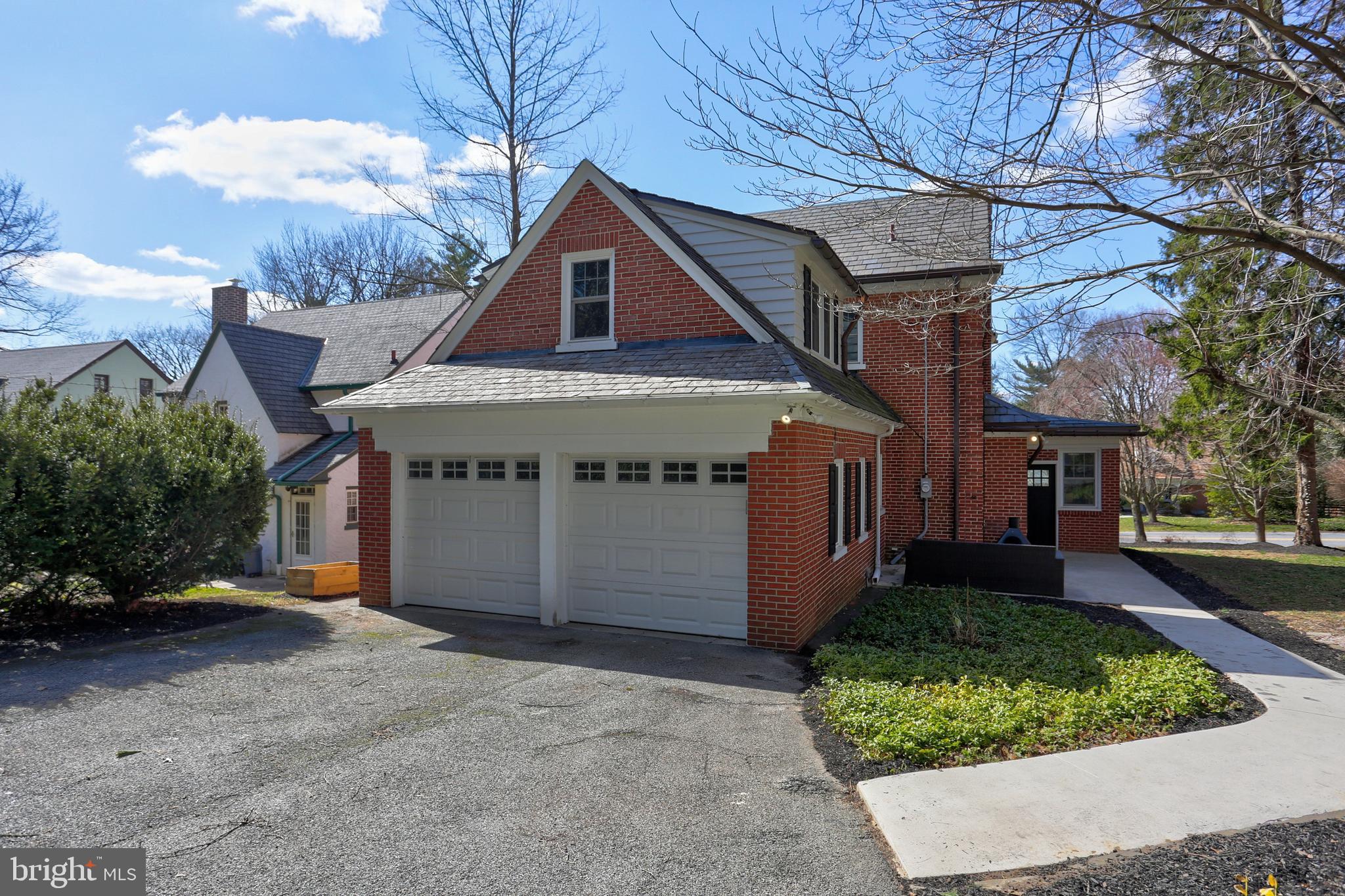 SCHOOL LANE HILLS - Residential