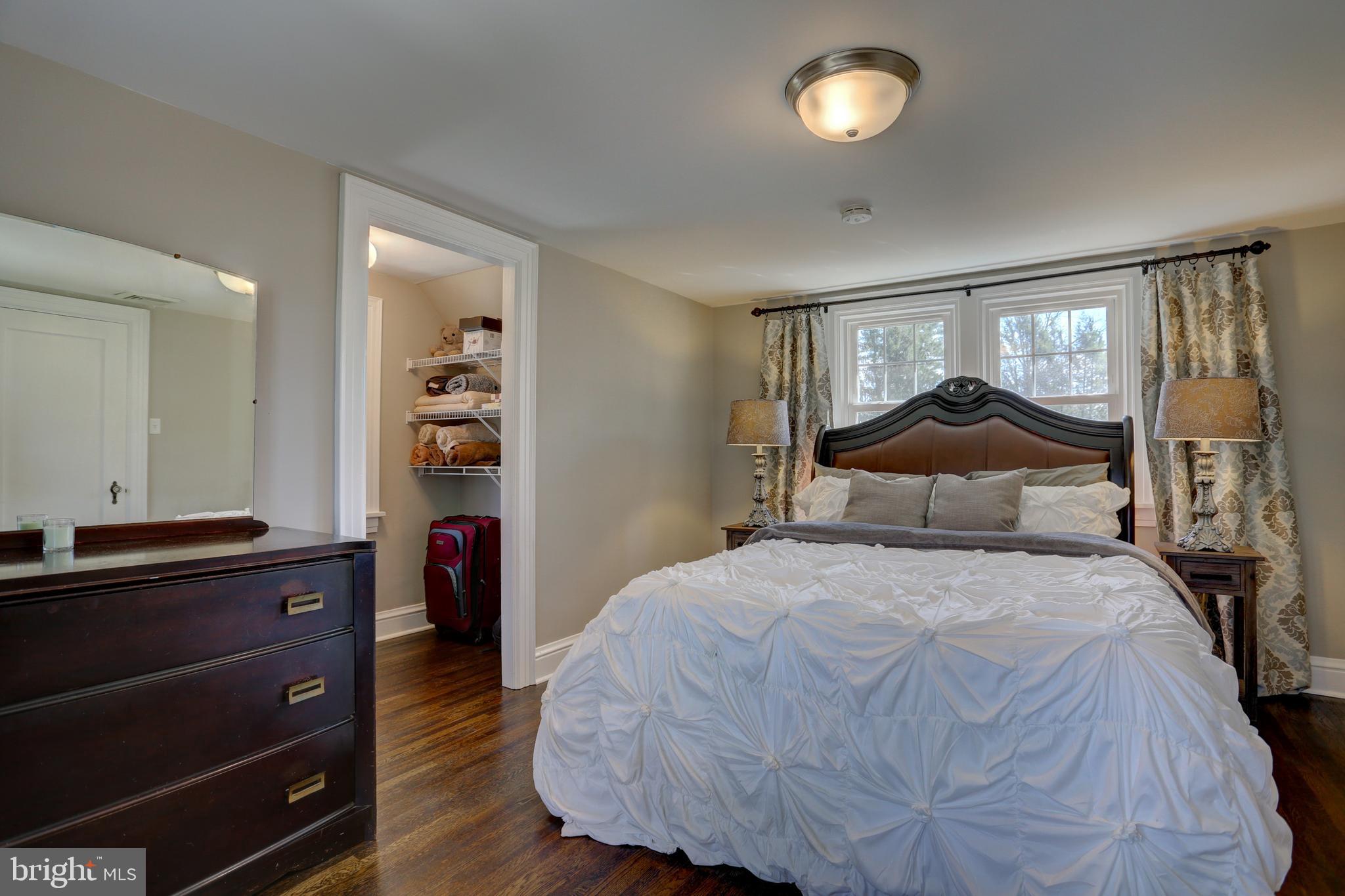 SCHOOL LANE HILLS - Residential