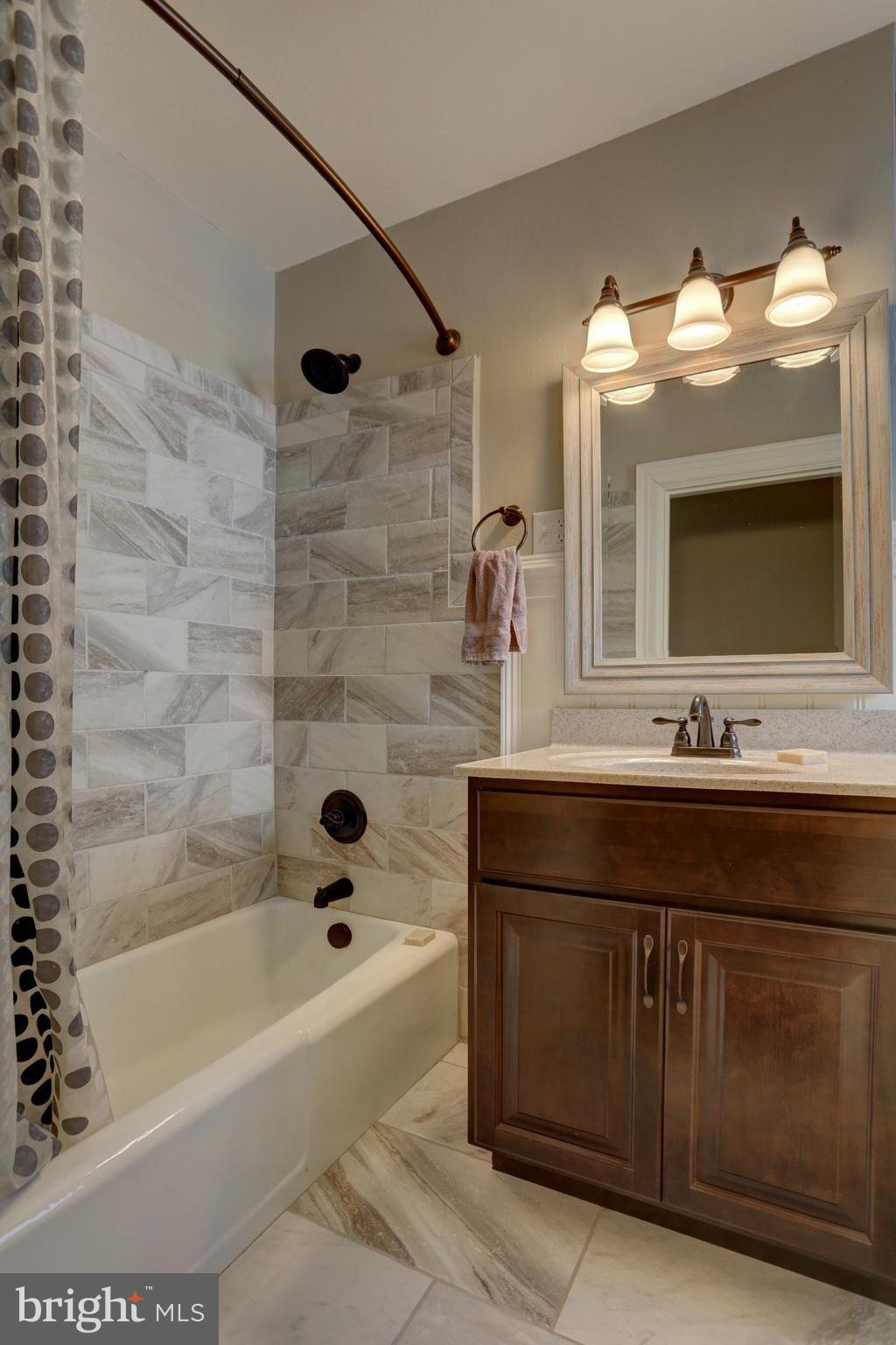 SCHOOL LANE HILLS - Residential