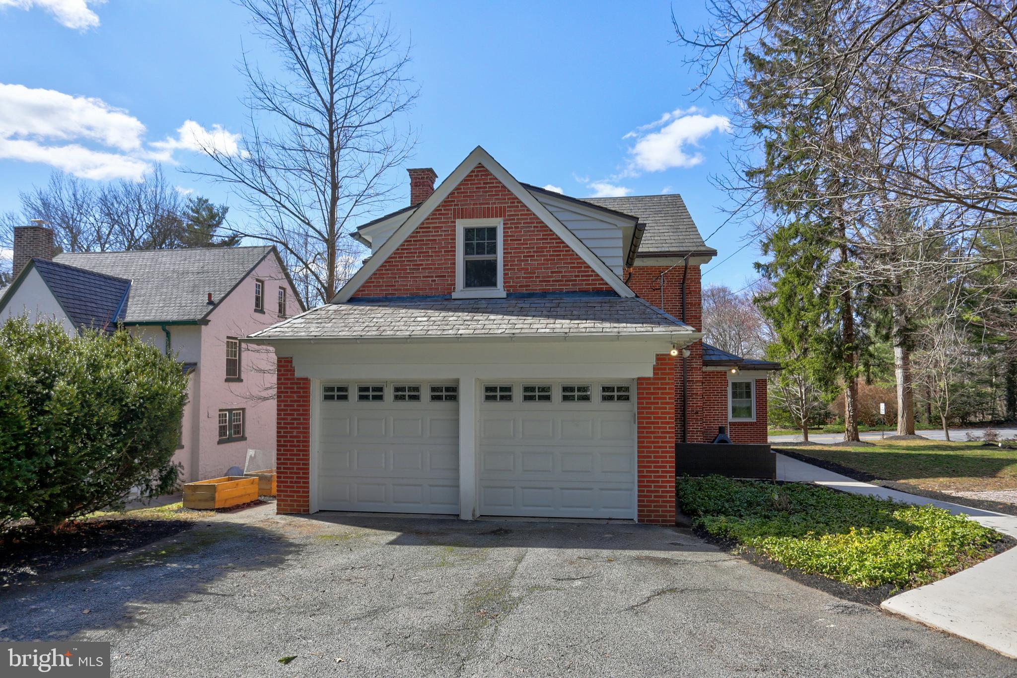 SCHOOL LANE HILLS - Residential