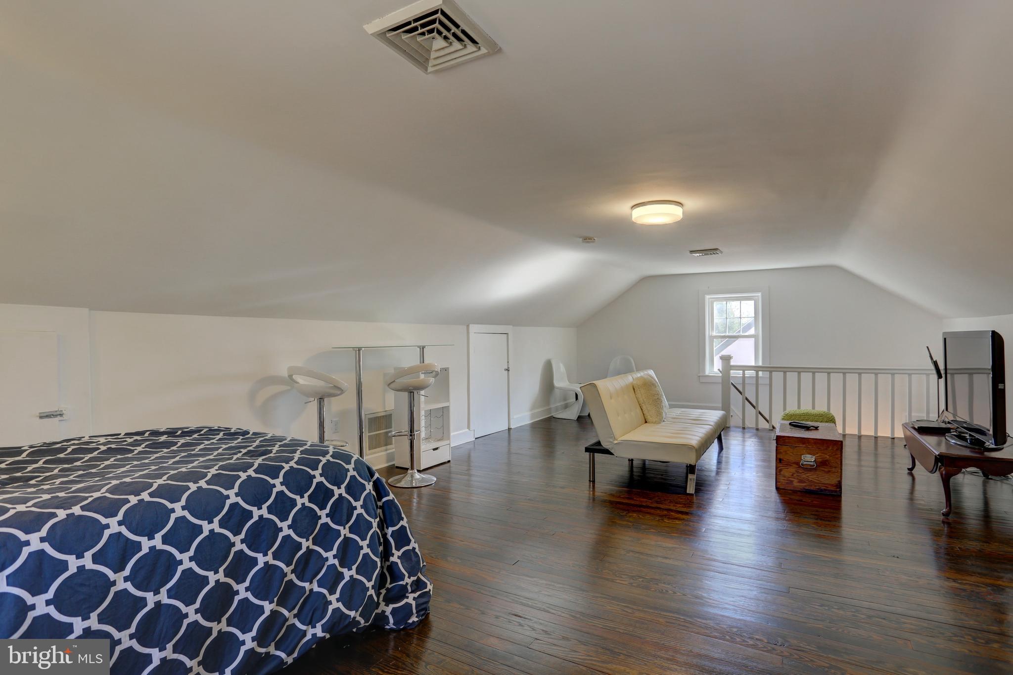 SCHOOL LANE HILLS - Residential