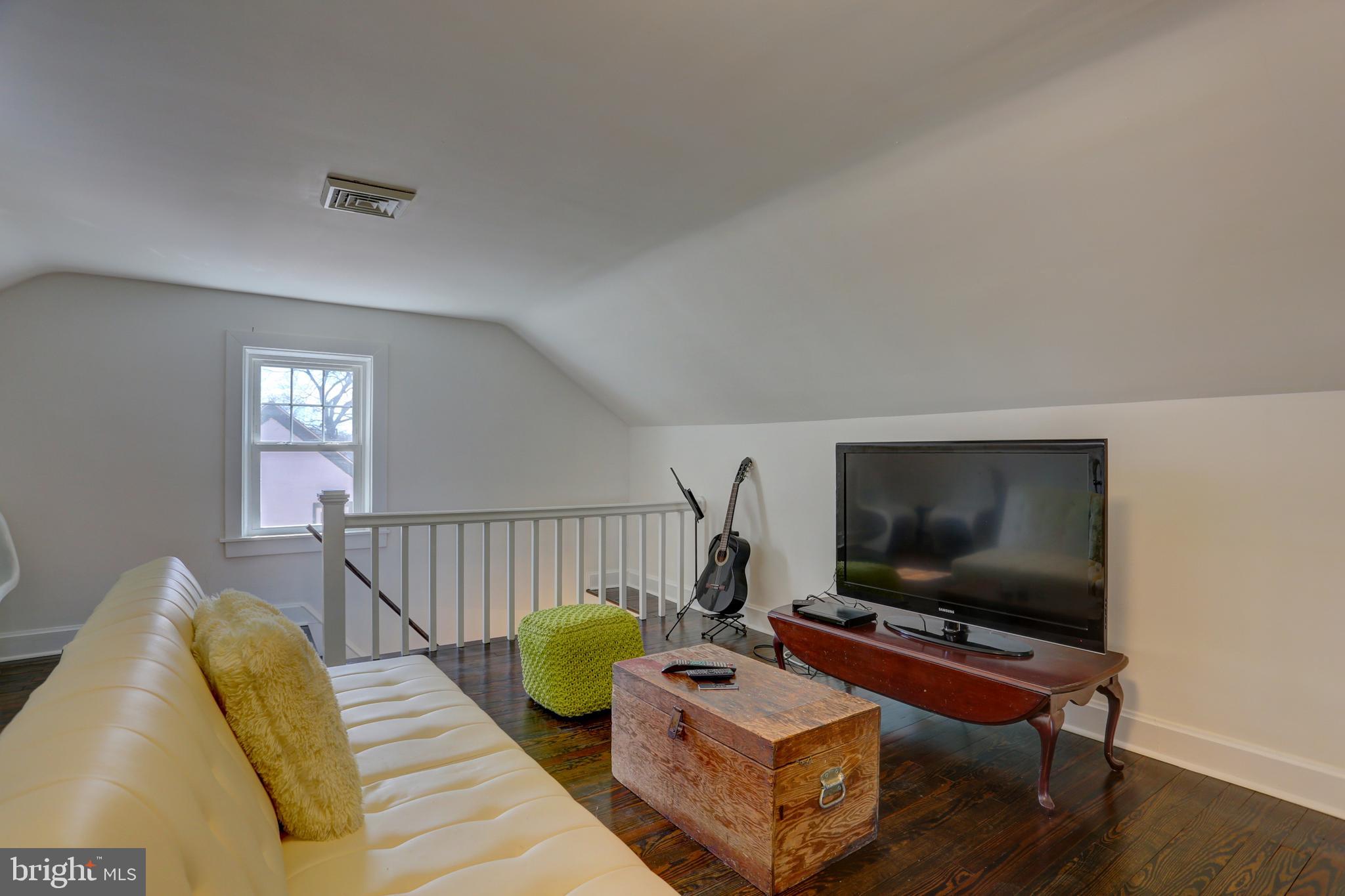 SCHOOL LANE HILLS - Residential