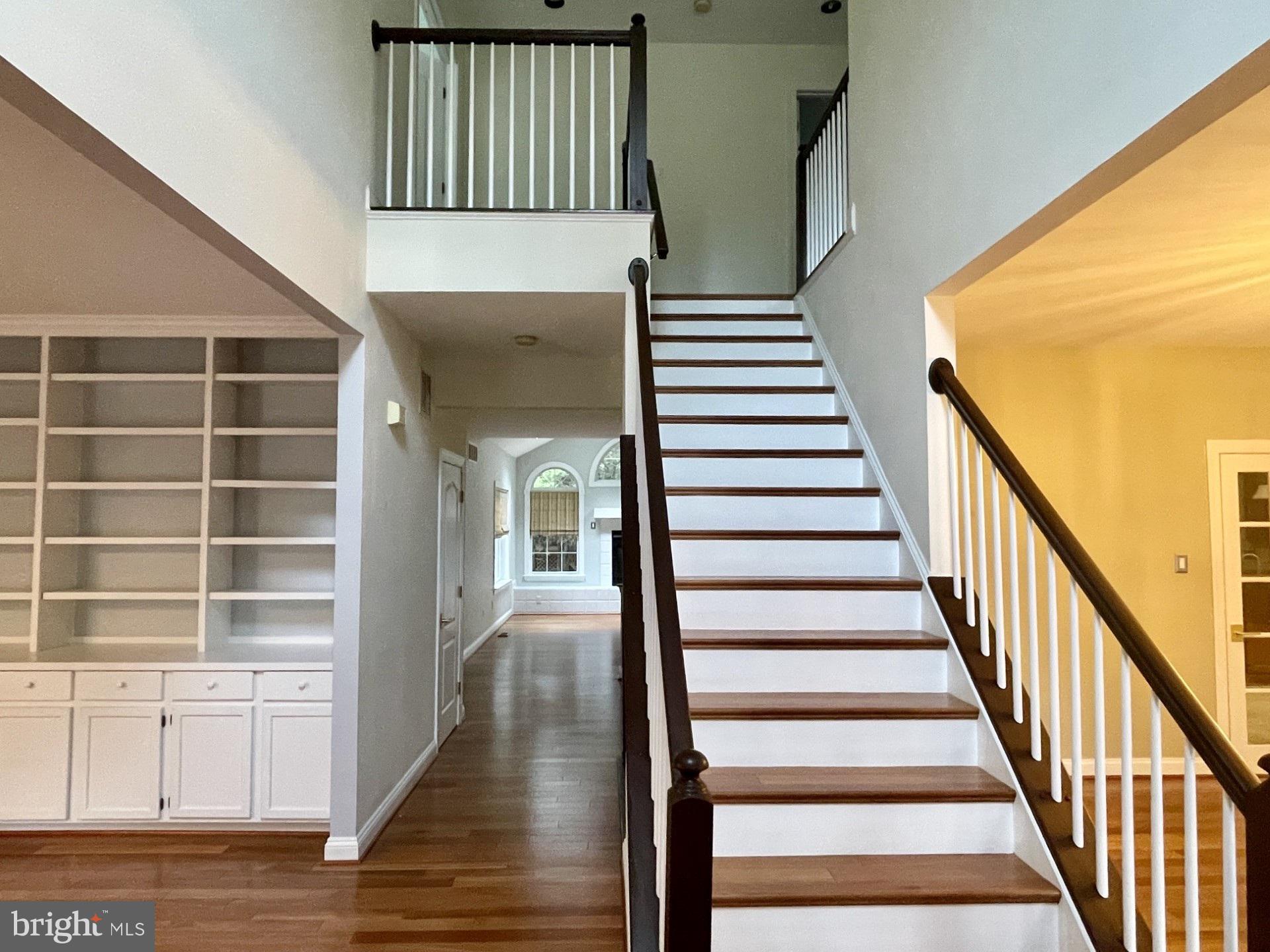 6404 SUMMER SUNRISE DRIVE