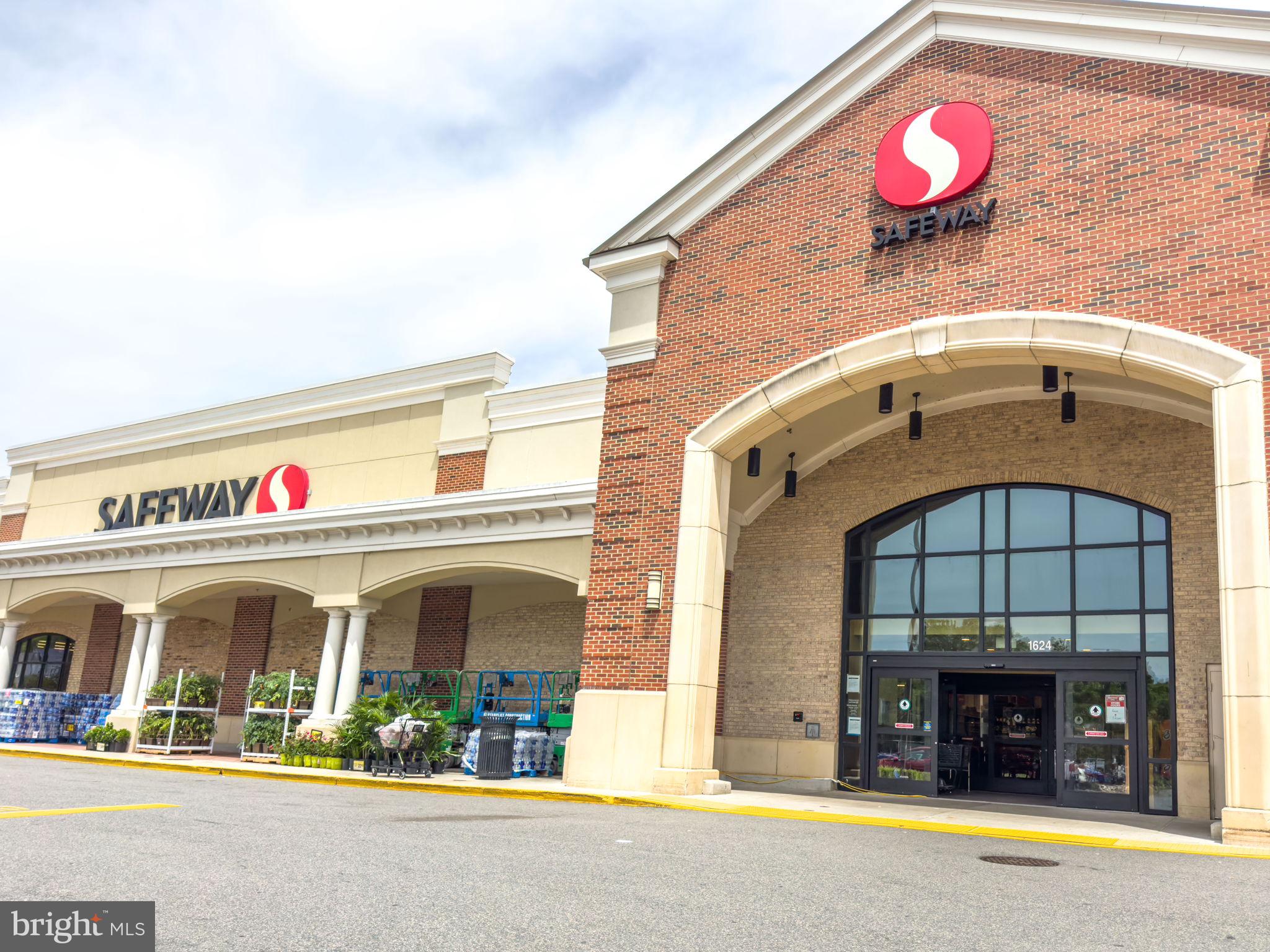 BELLE VIEW CONDOMINIUMS - Residential Lease